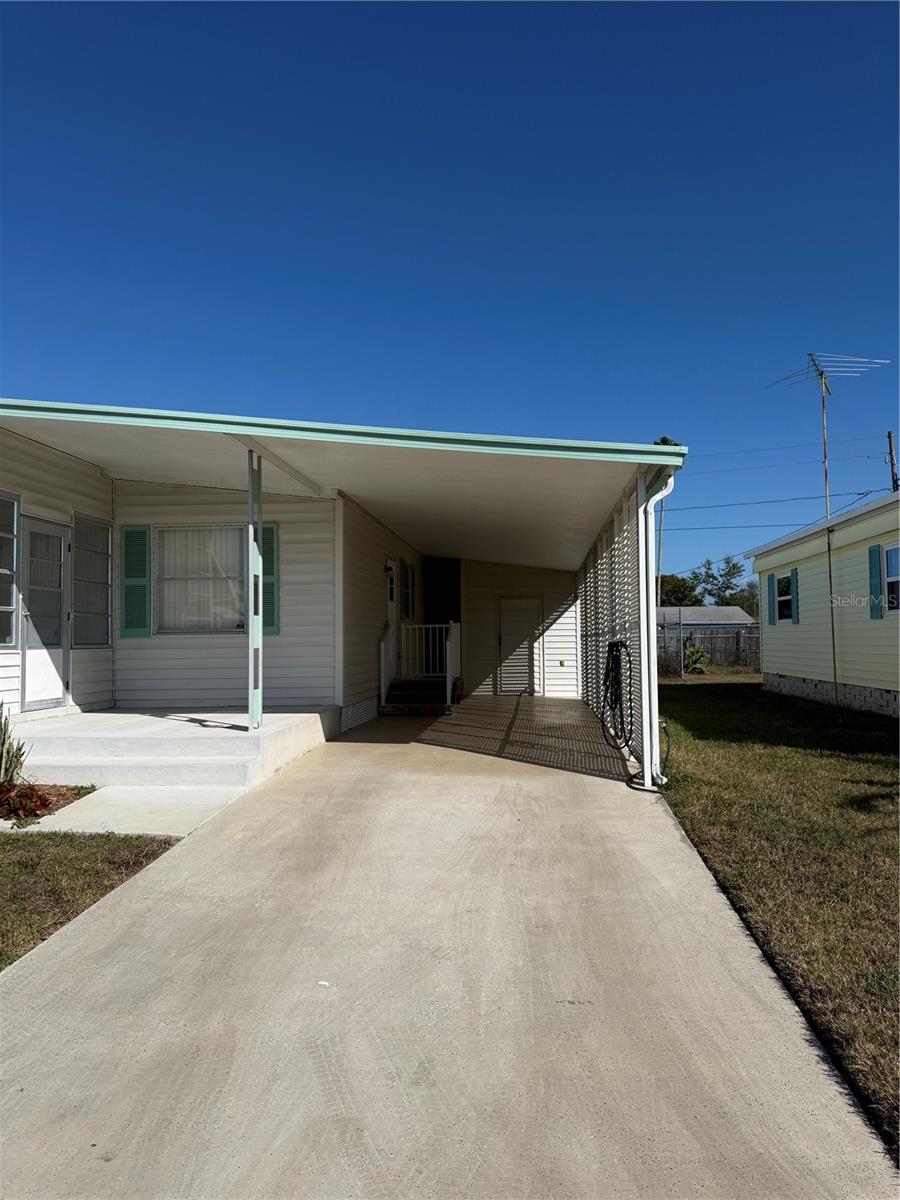 3220 LANARK DR