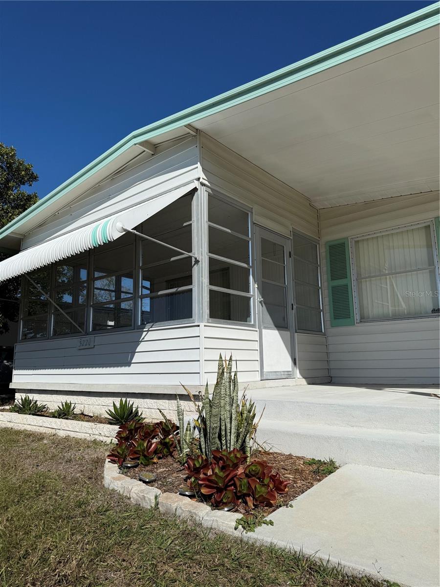 3220 LANARK DR