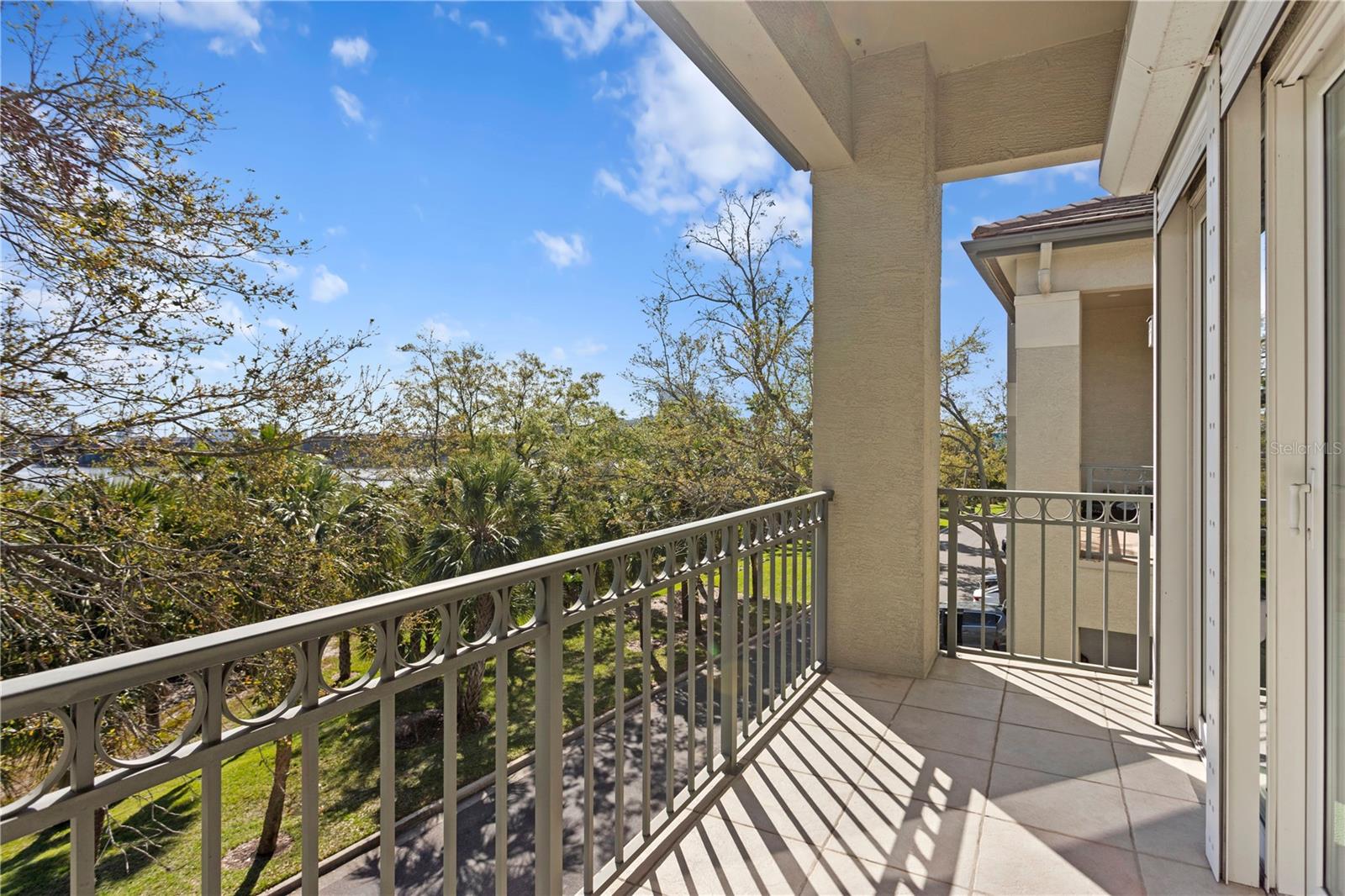 732 CORAL REEF DR #732