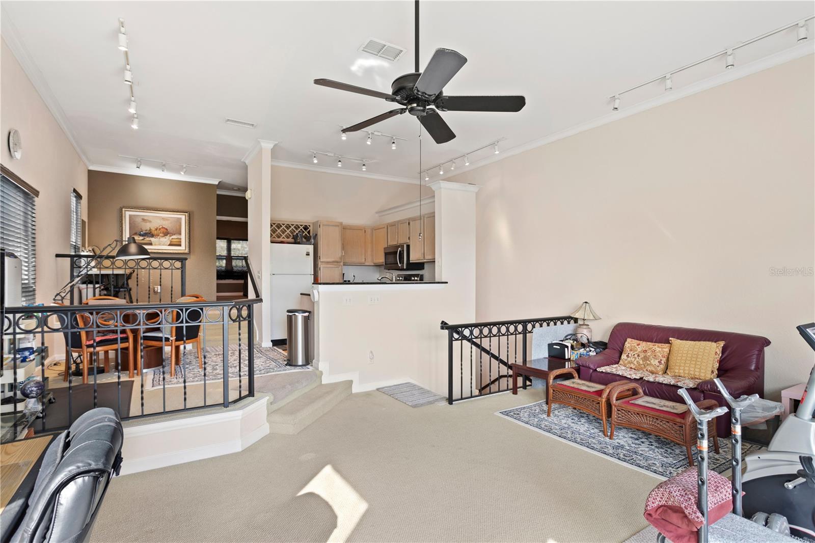 732 CORAL REEF DR #732