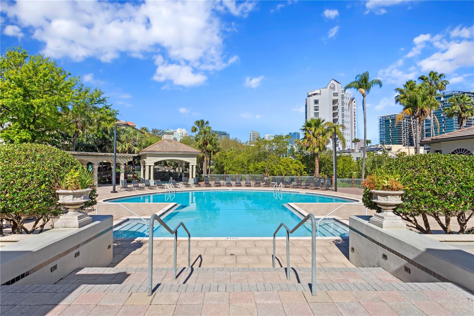 732 CORAL REEF DR #732