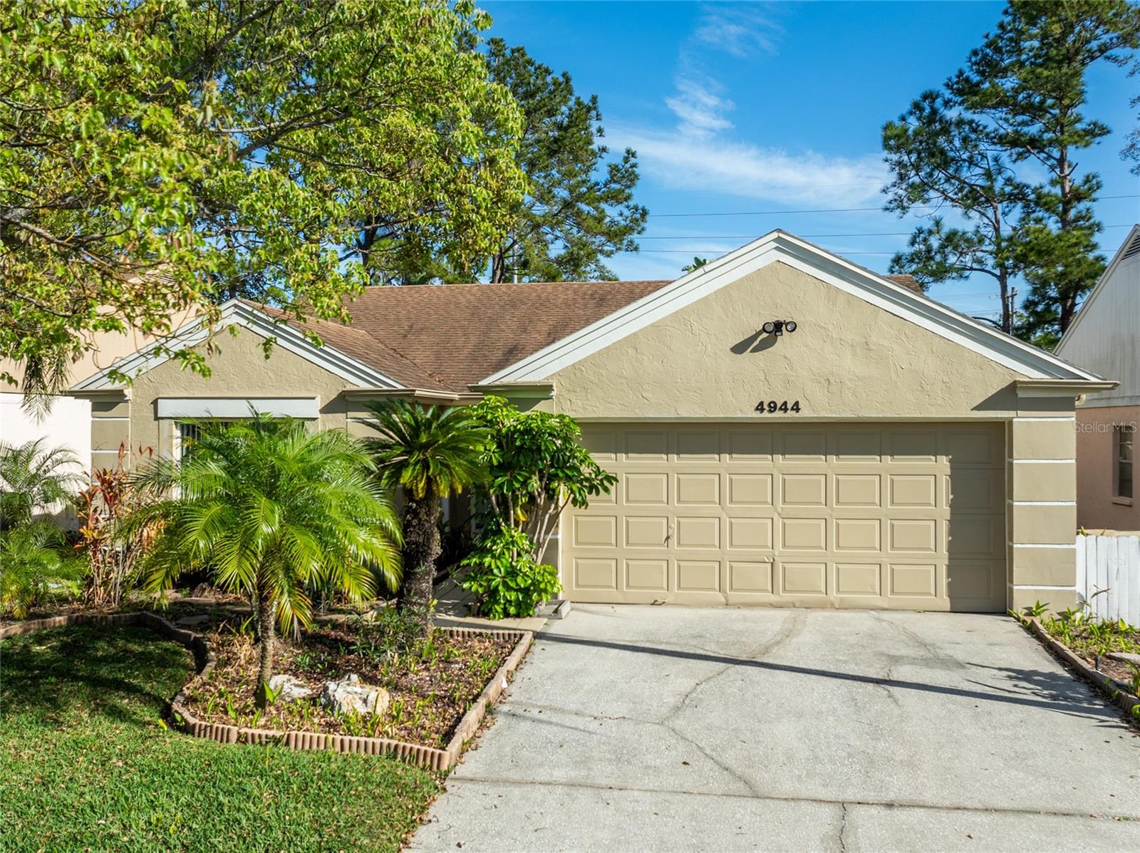 4944 CYPRESS TRACE DR