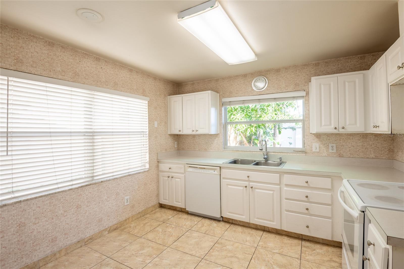 4944 CYPRESS TRACE DR