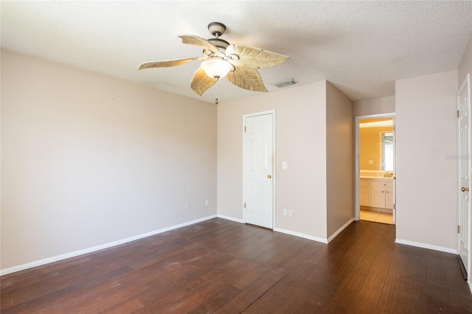 4944 CYPRESS TRACE DR