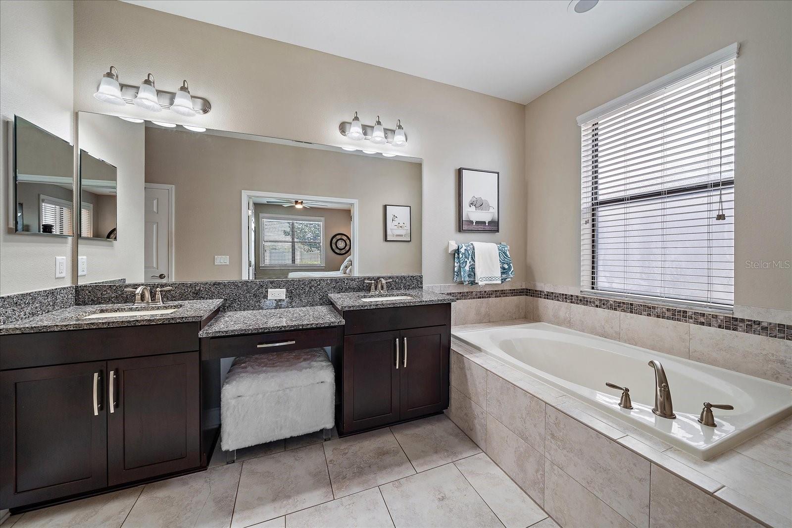 13325 SUNSET SHORE CIR