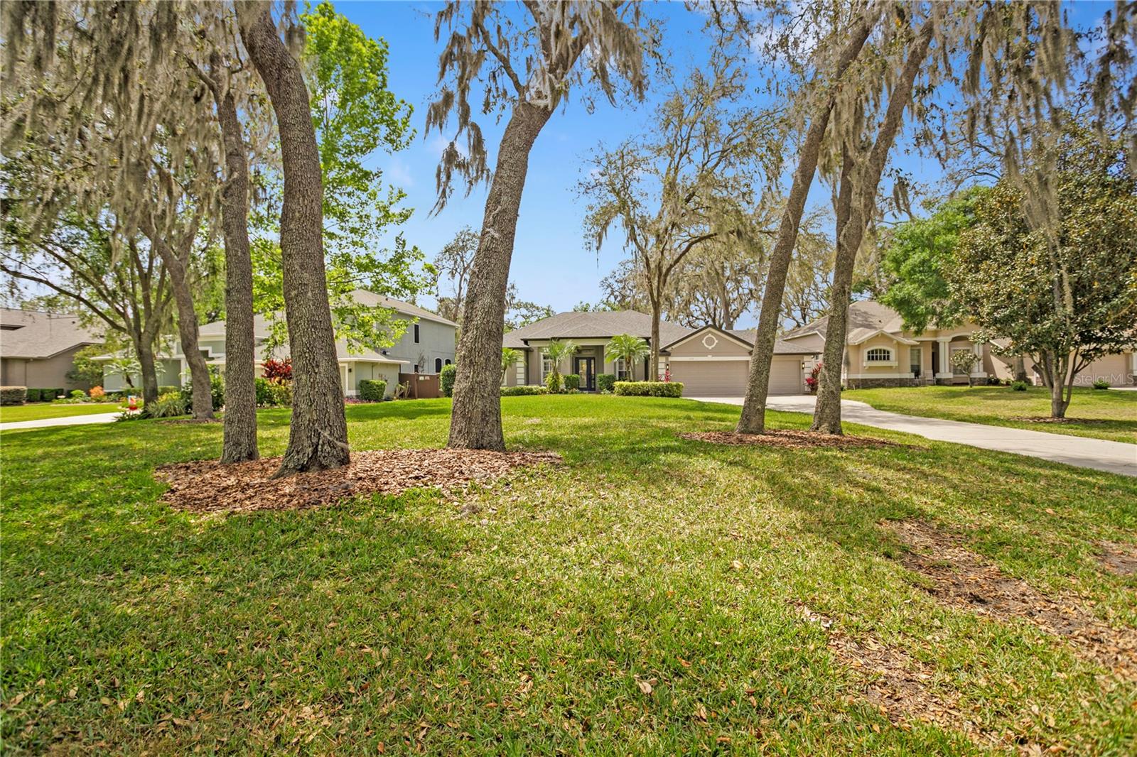 122 FALLING WATER DR