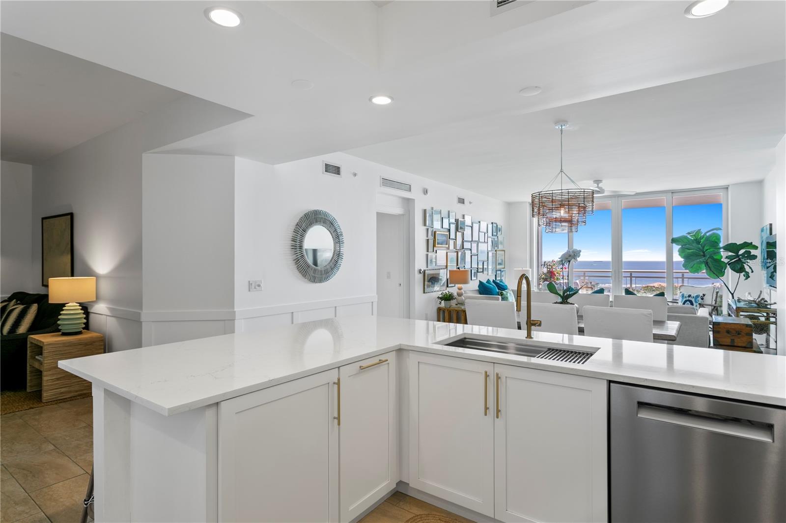 1325 SNELL ISLE BLVD NE #911