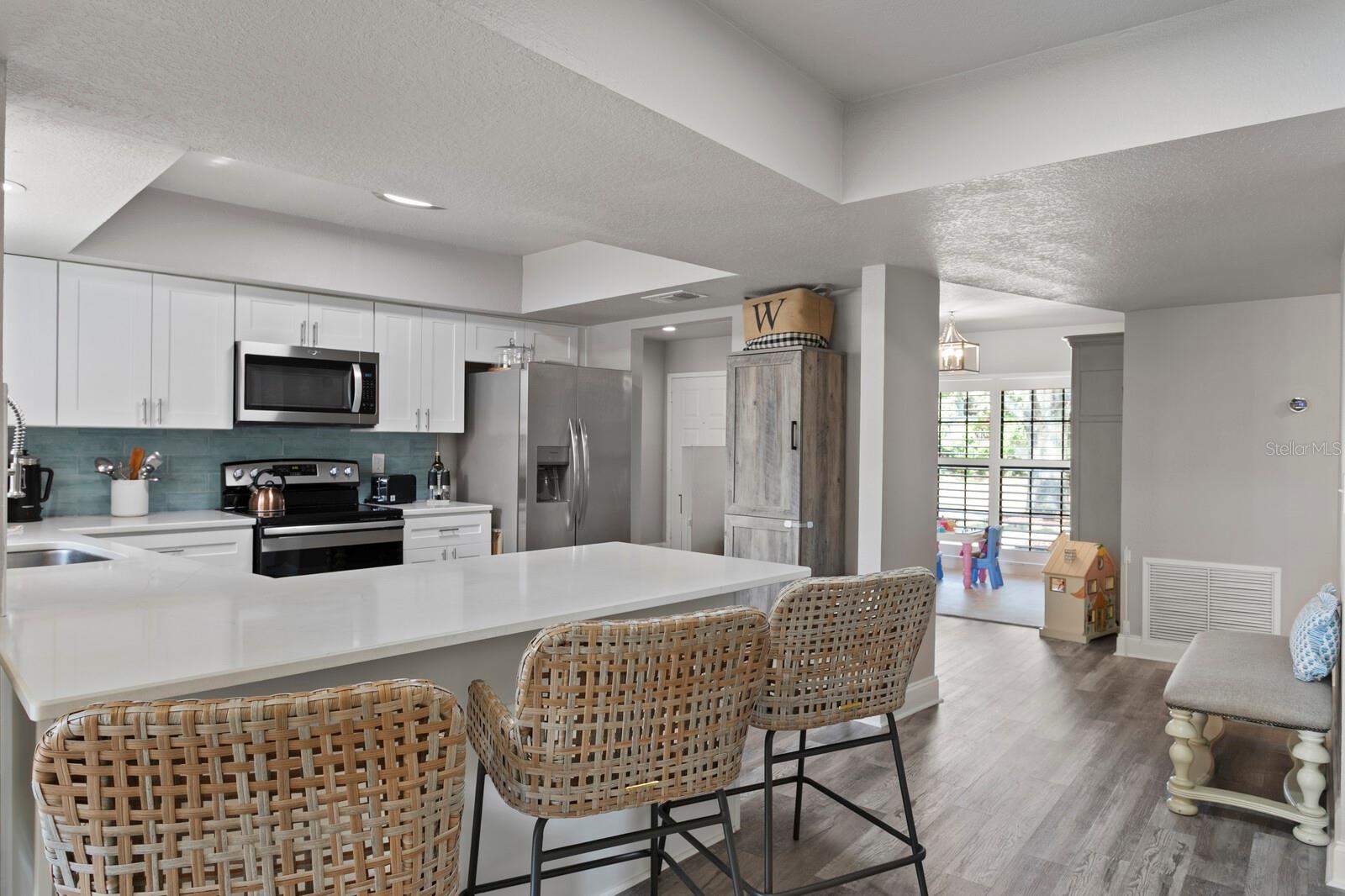 6712 JENNIFER DR