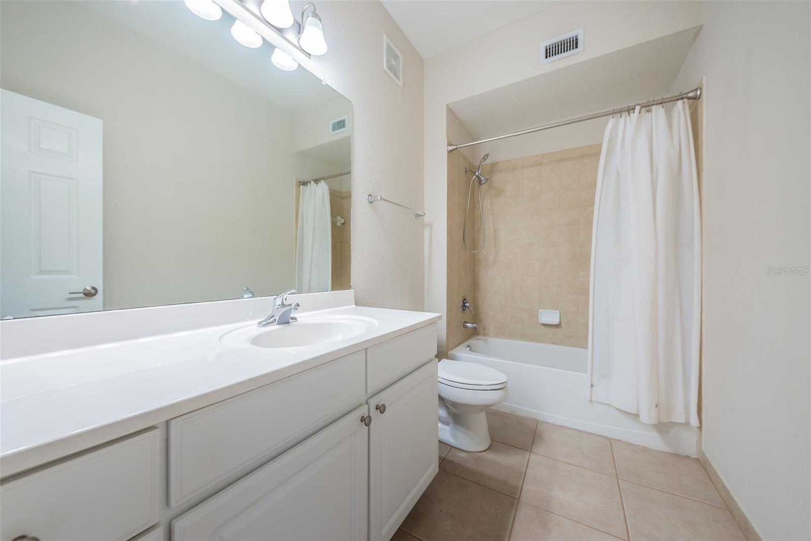 5215 BEACH BREEZE CT #5215