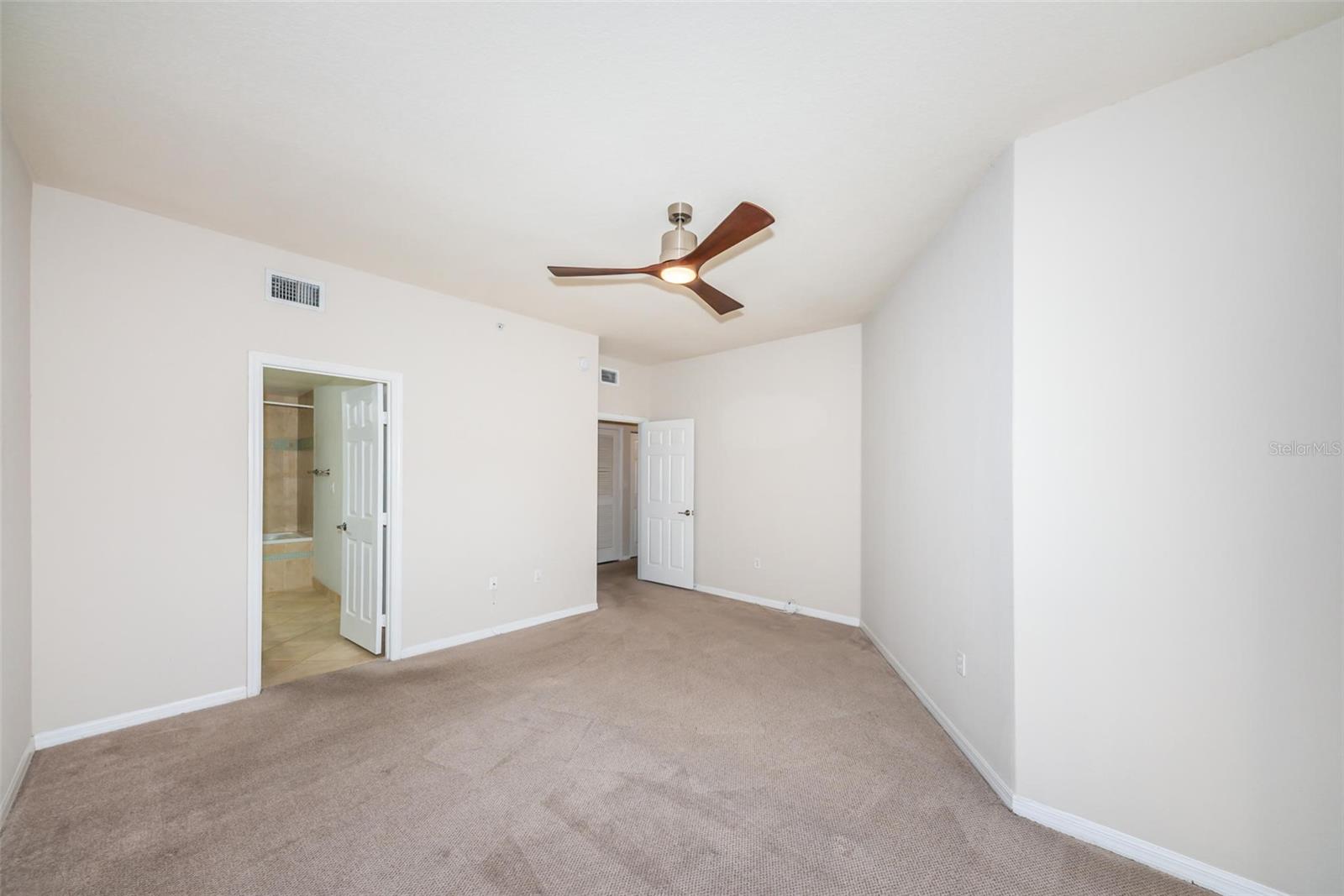 5215 BEACH BREEZE CT #5215