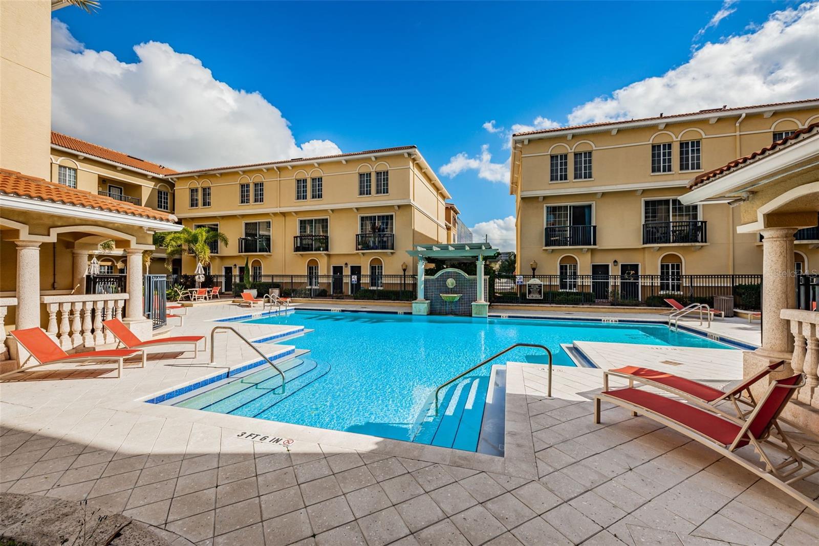 5215 BEACH BREEZE CT #5215