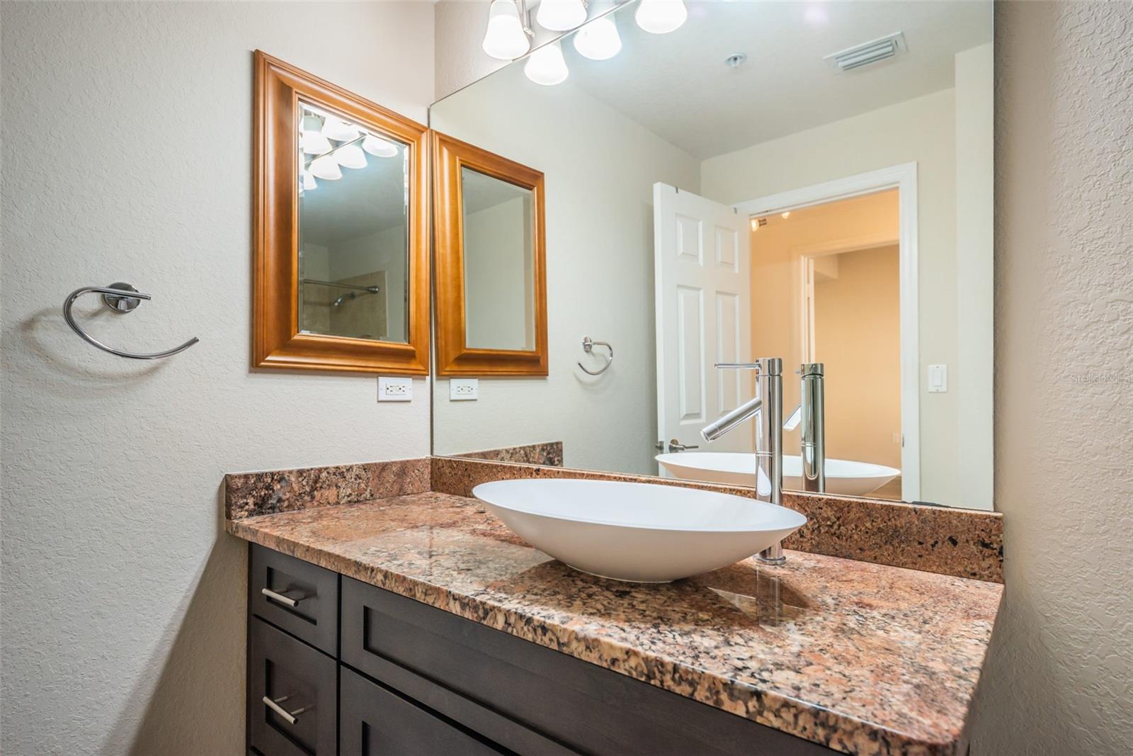 5215 BEACH BREEZE CT #5215