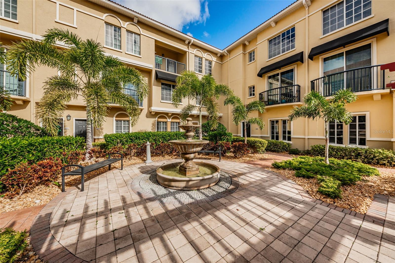 5215 BEACH BREEZE CT #5215