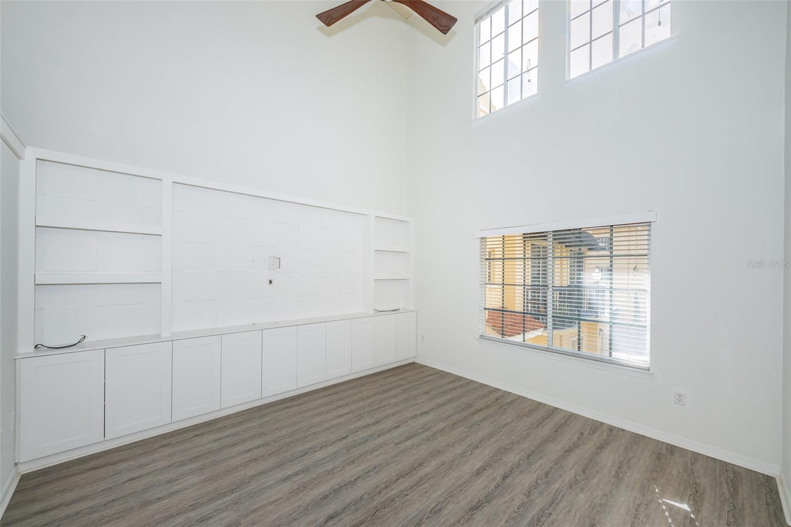 5215 BEACH BREEZE CT #5215