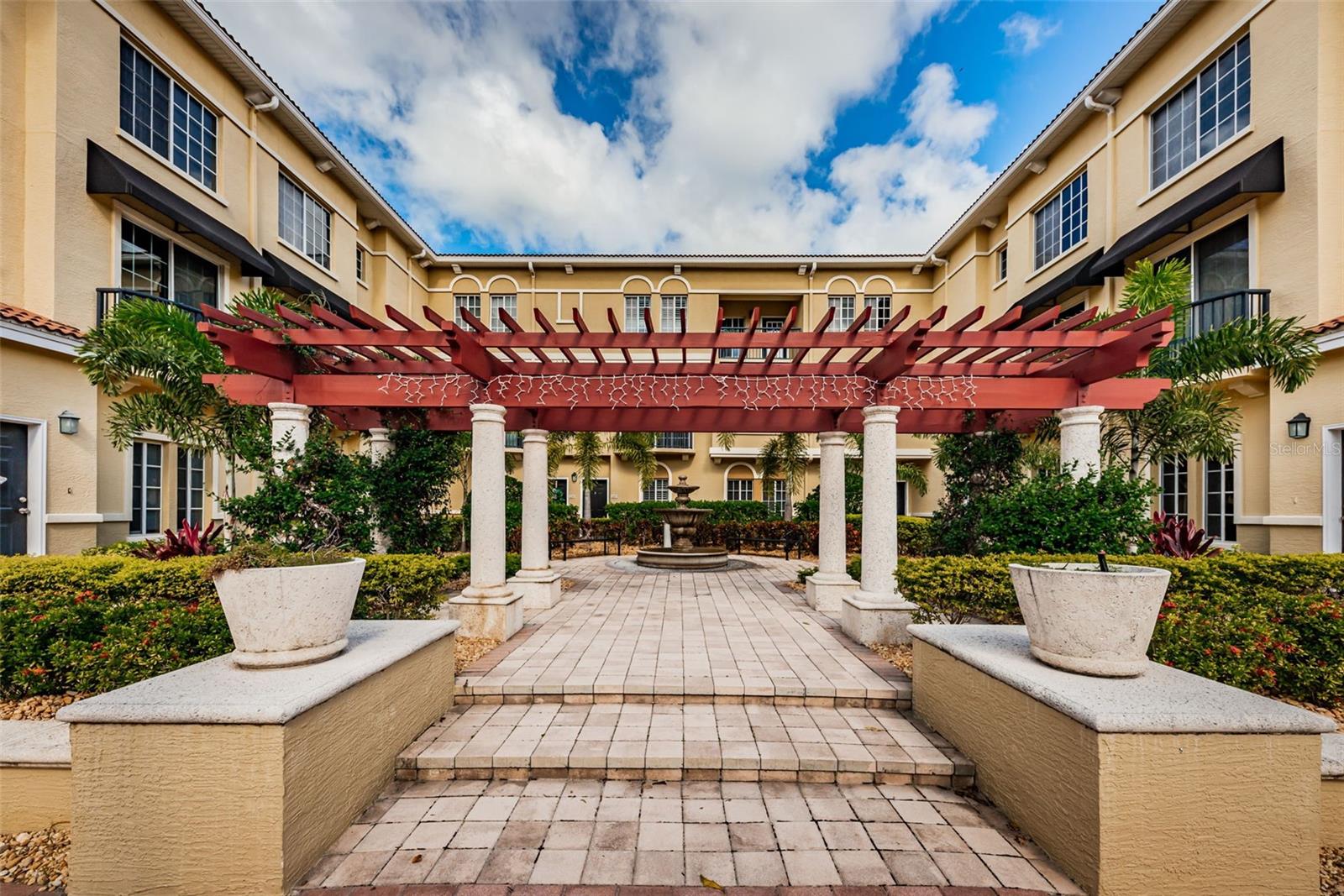 5215 BEACH BREEZE CT #5215