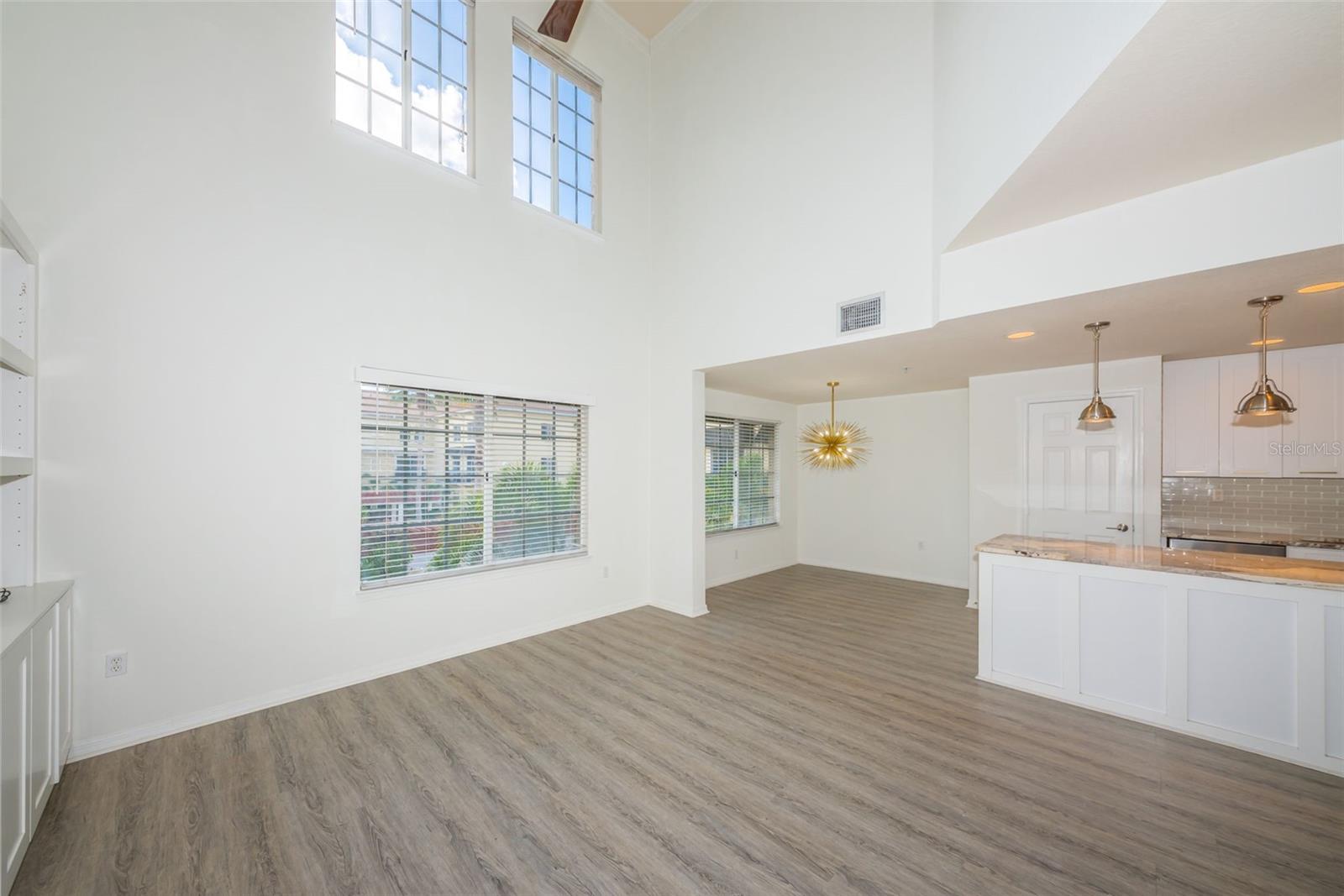 5215 BEACH BREEZE CT #5215