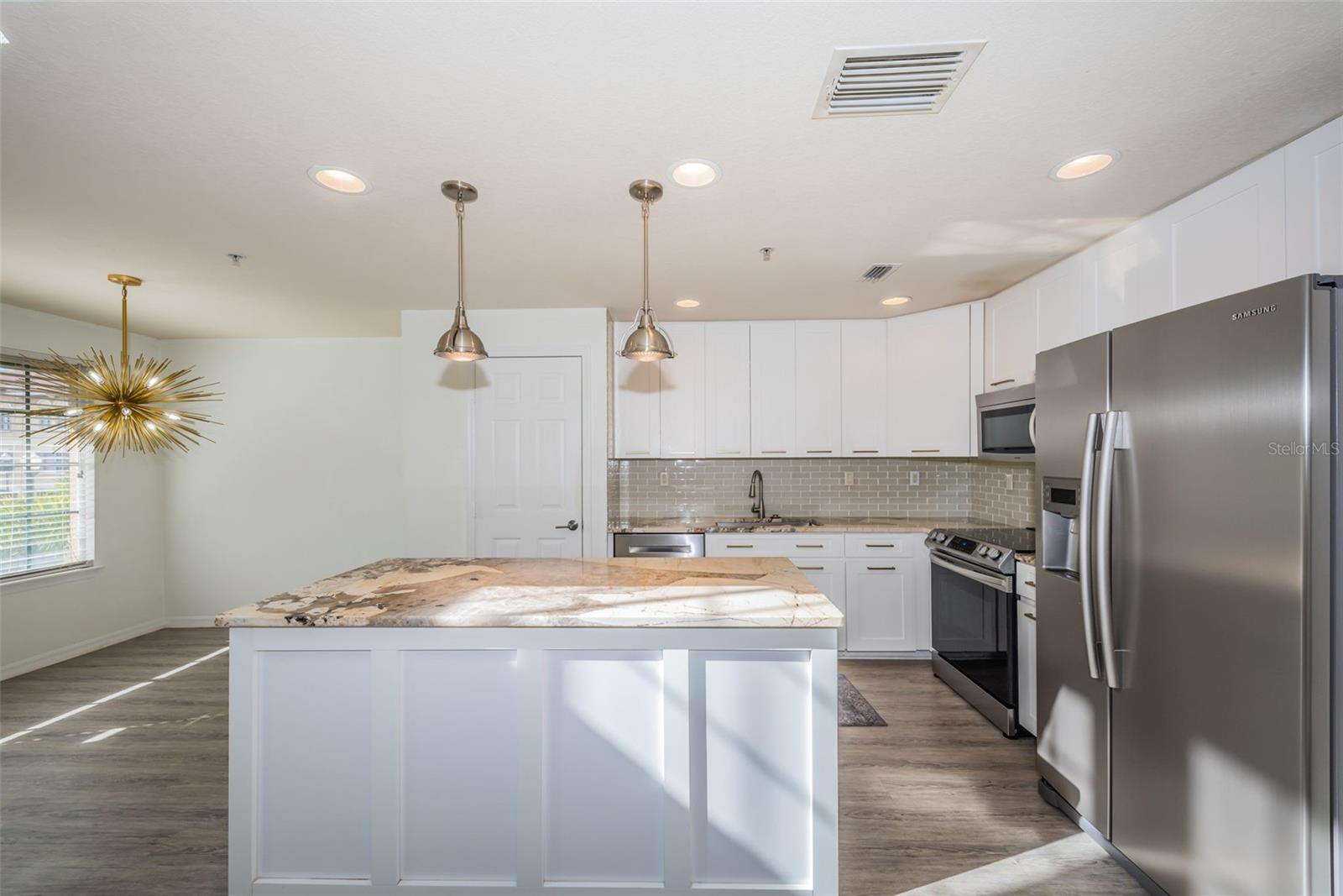 5215 BEACH BREEZE CT #5215