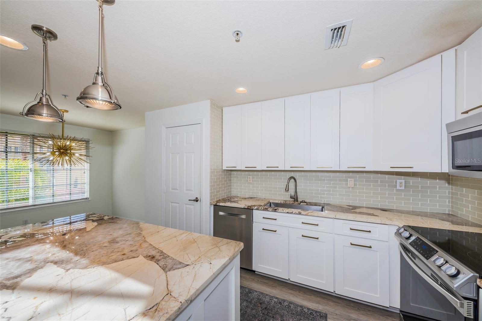 5215 BEACH BREEZE CT #5215