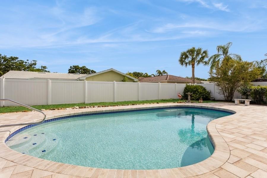 2146 WATERSIDE DR