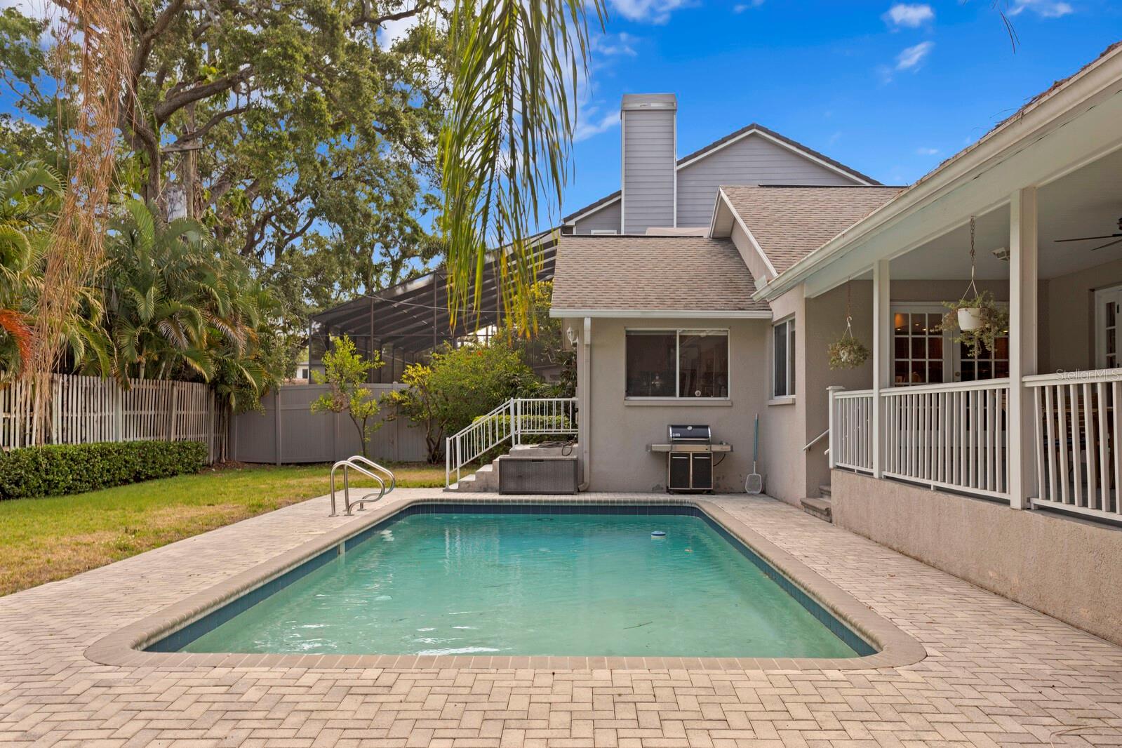 4311 W BEACH PARK DR