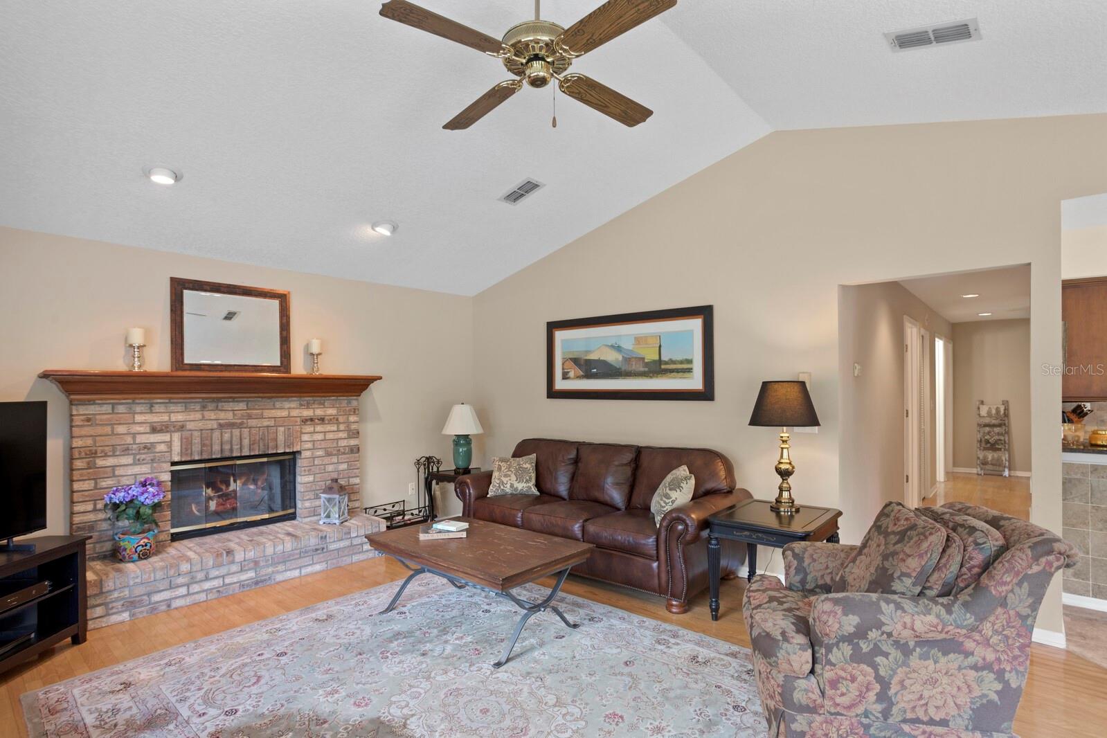 4311 W BEACH PARK DR