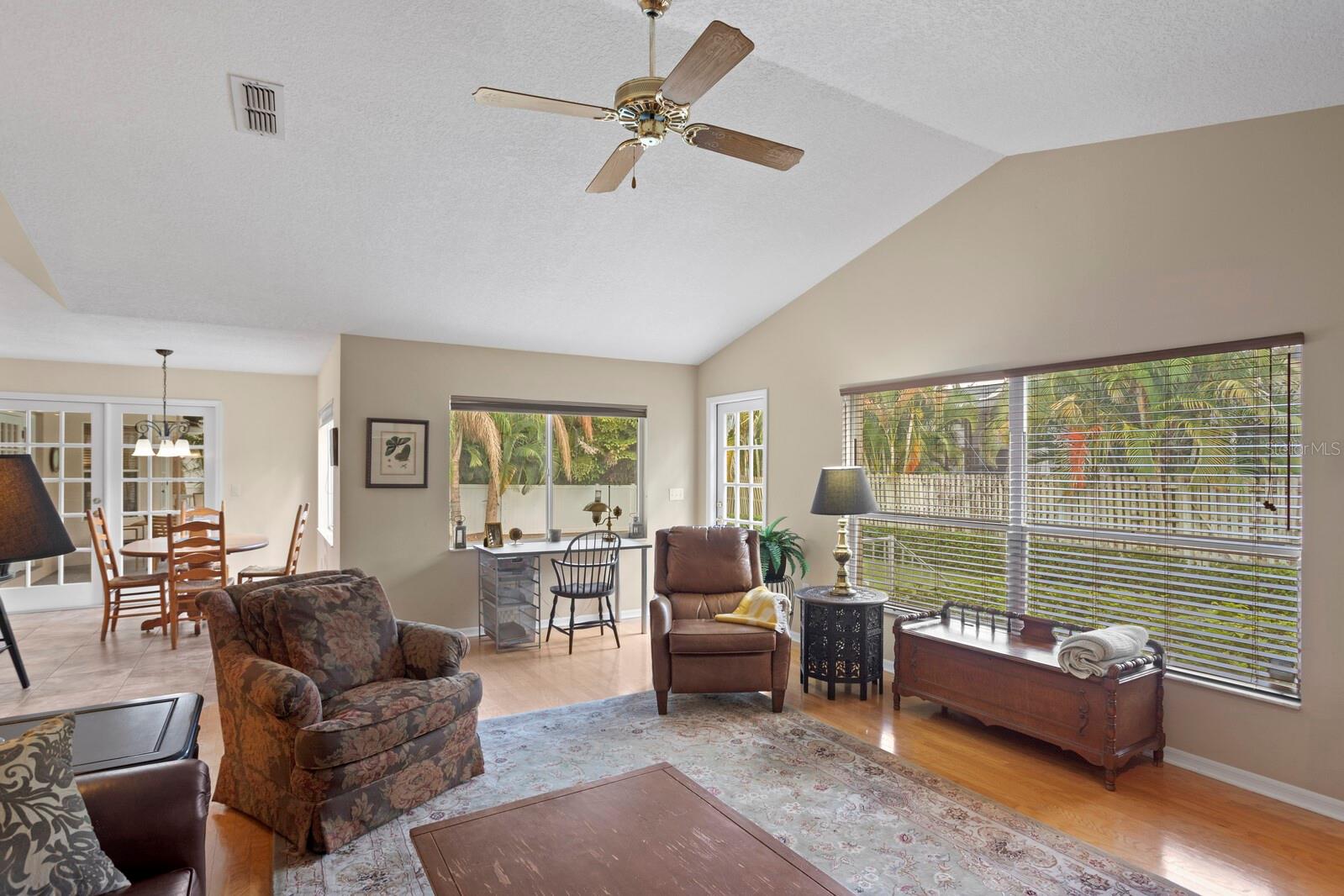 4311 W BEACH PARK DR