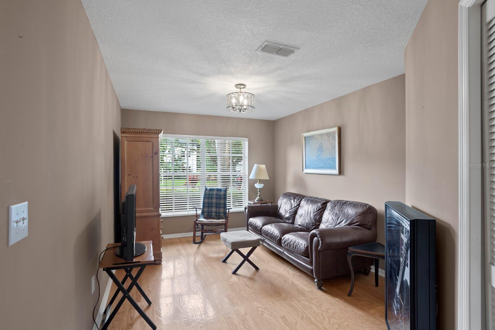 4311 W BEACH PARK DR