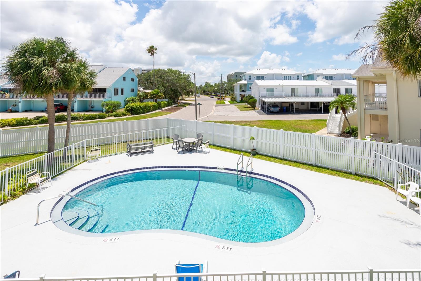 2643 ST JOSEPHS DR W