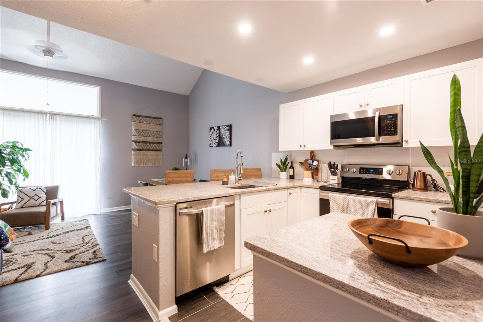 2643 ST JOSEPHS DR W