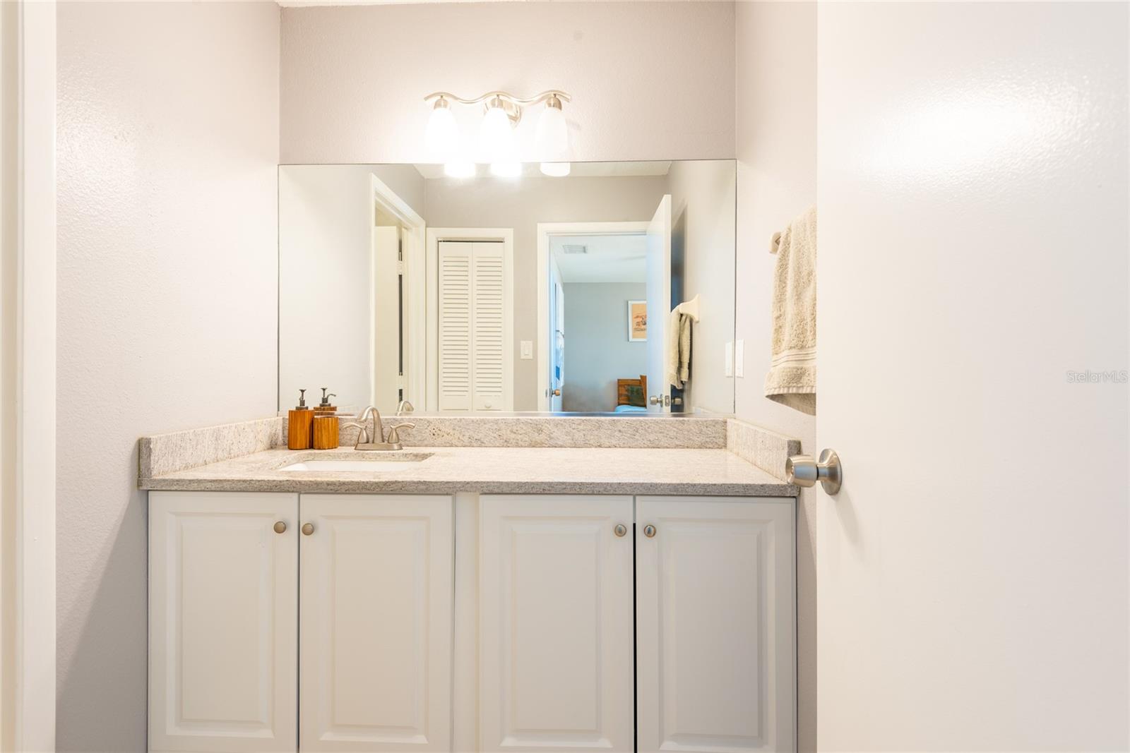 2643 ST JOSEPHS DR W