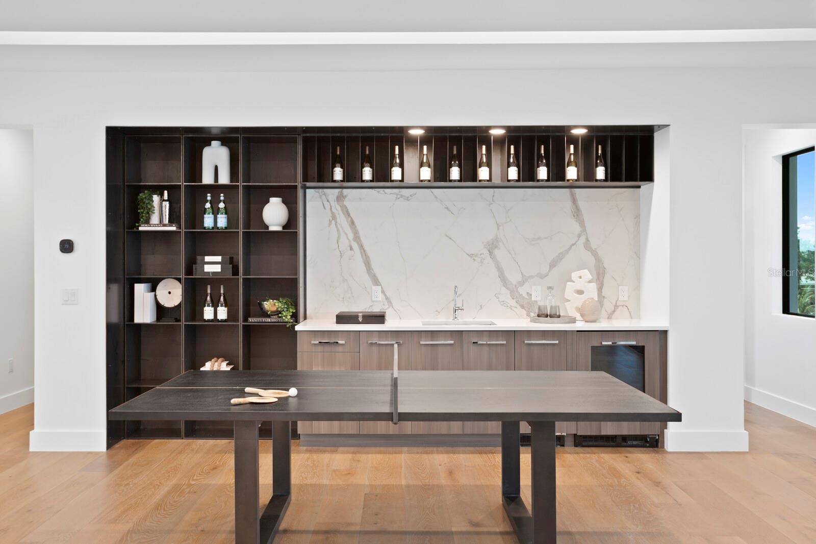 2087 MICHIGAN AVE NE