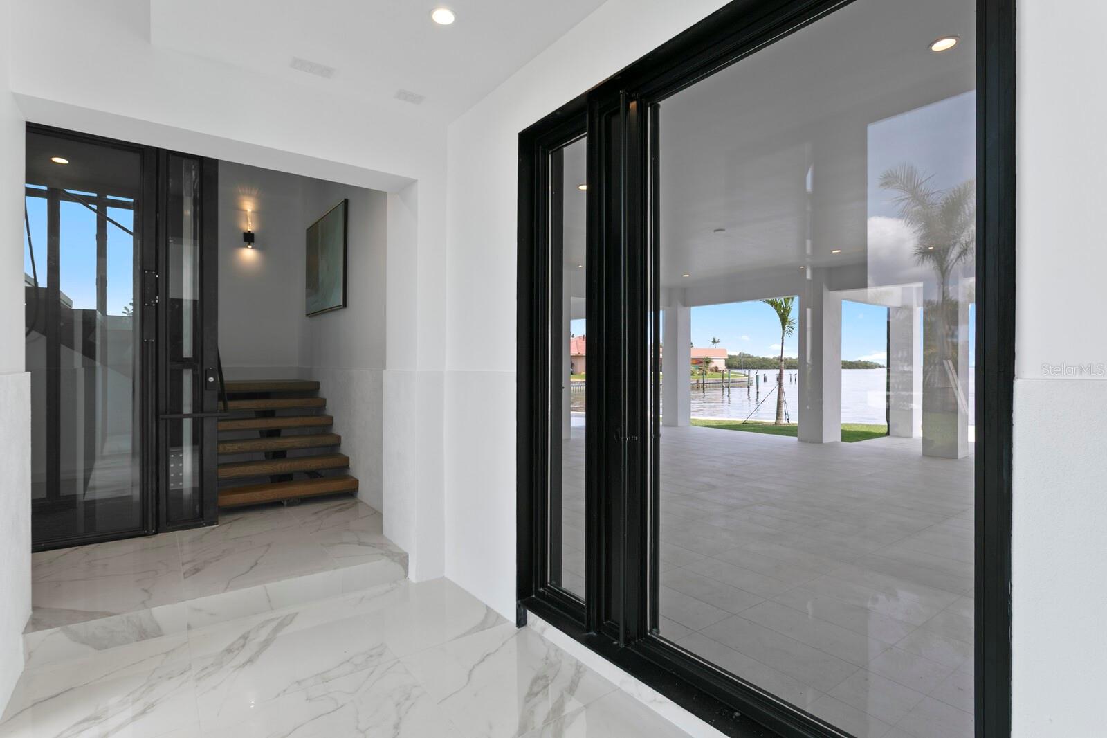 2087 MICHIGAN AVE NE