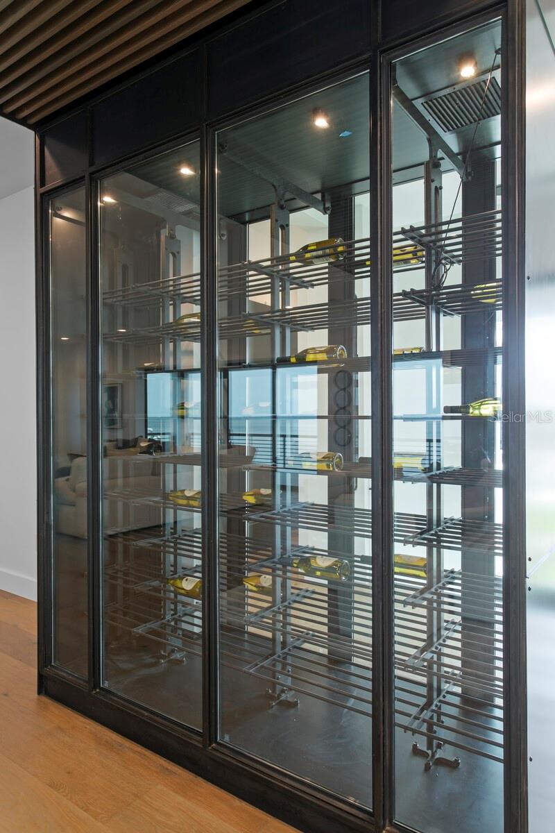 2087 MICHIGAN AVE NE