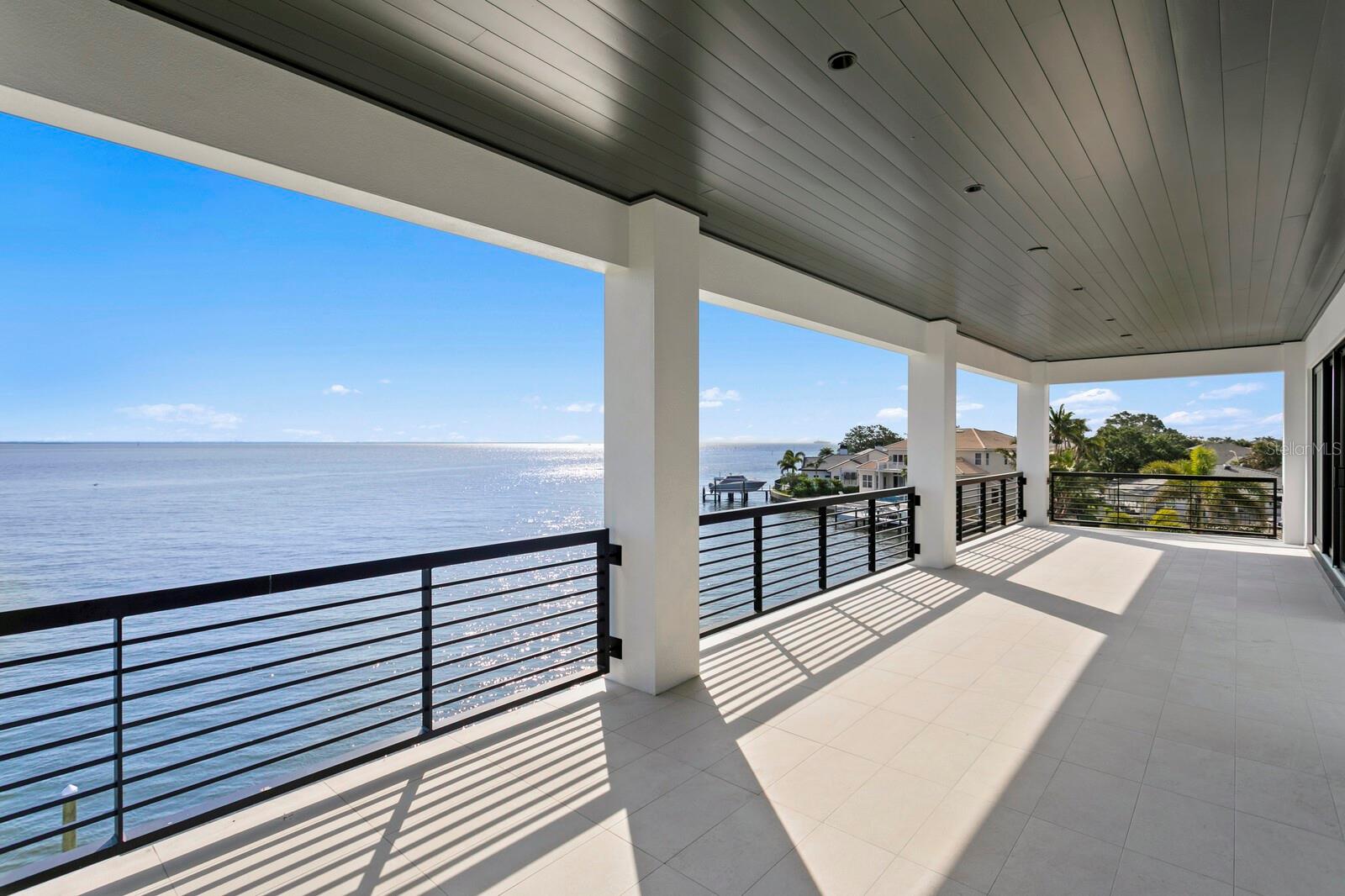 2087 MICHIGAN AVE NE