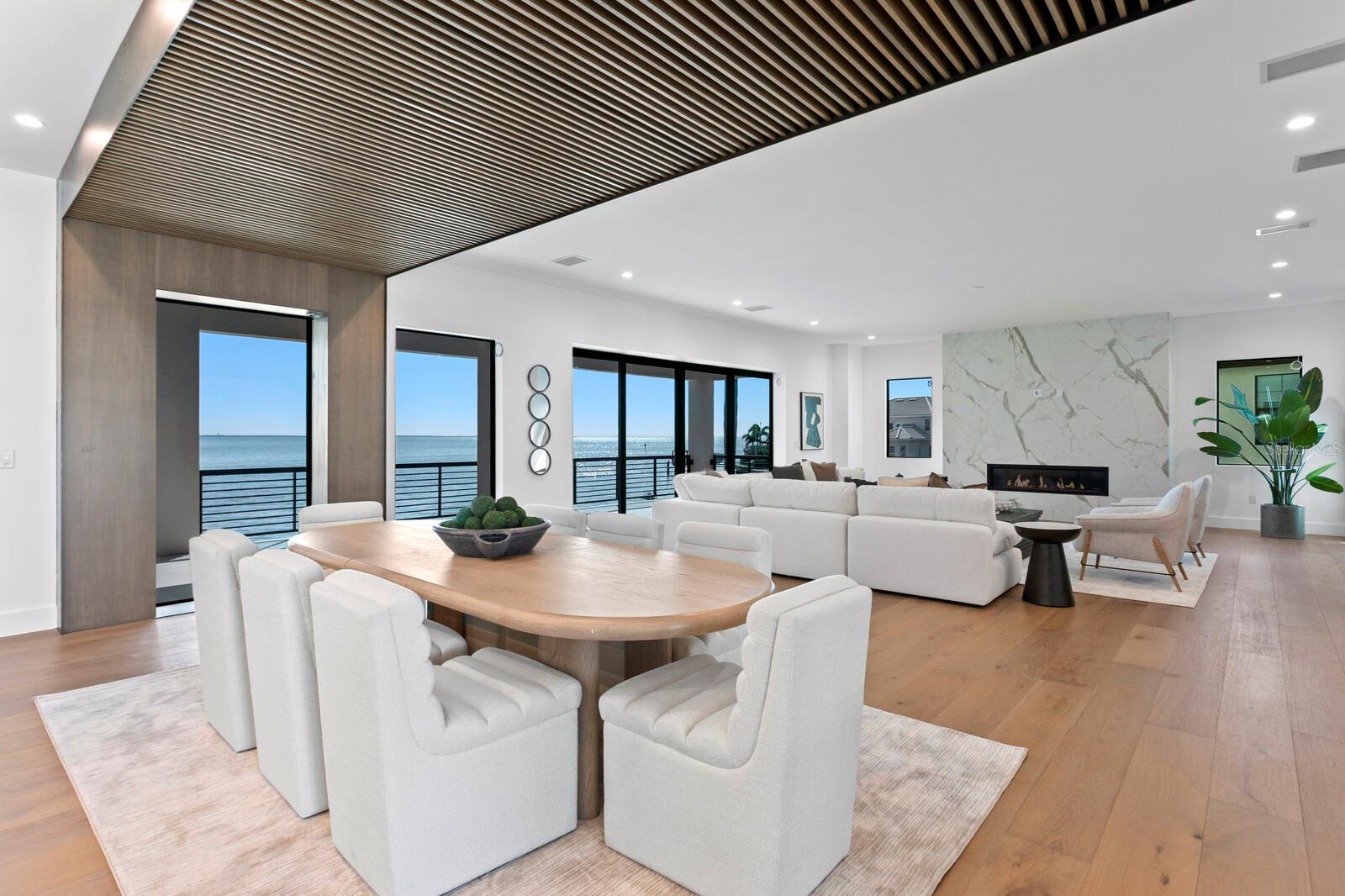 2087 MICHIGAN AVE NE