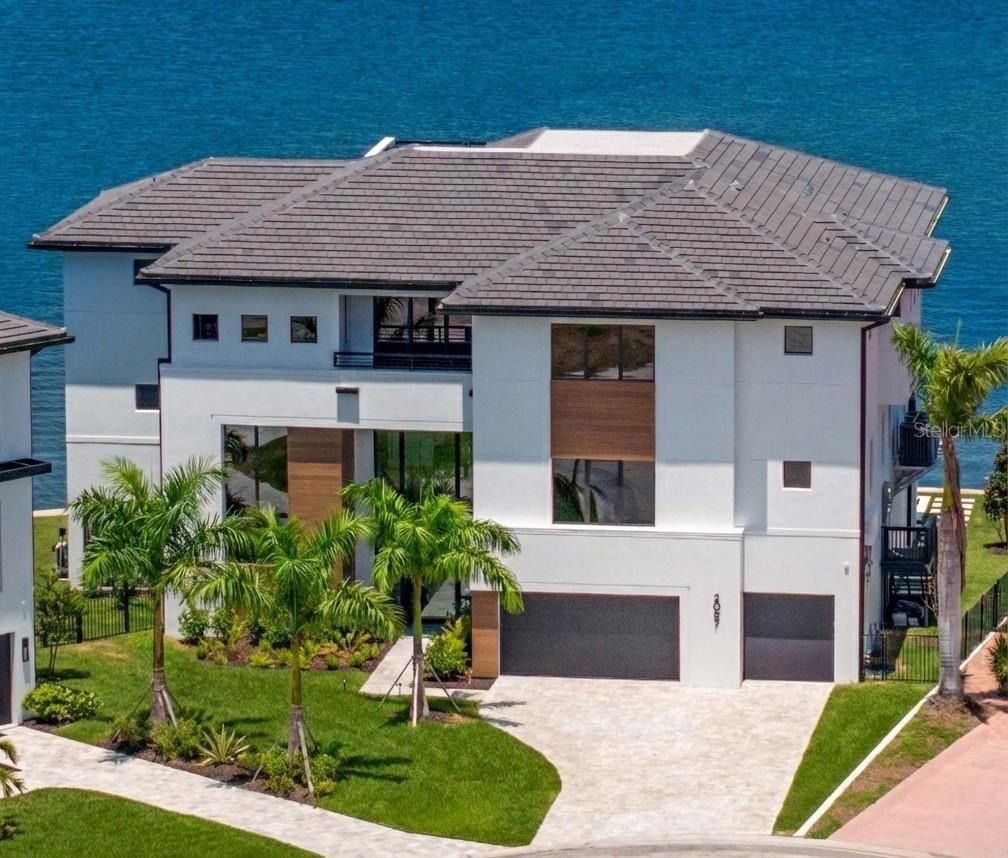 2087 MICHIGAN AVE NE