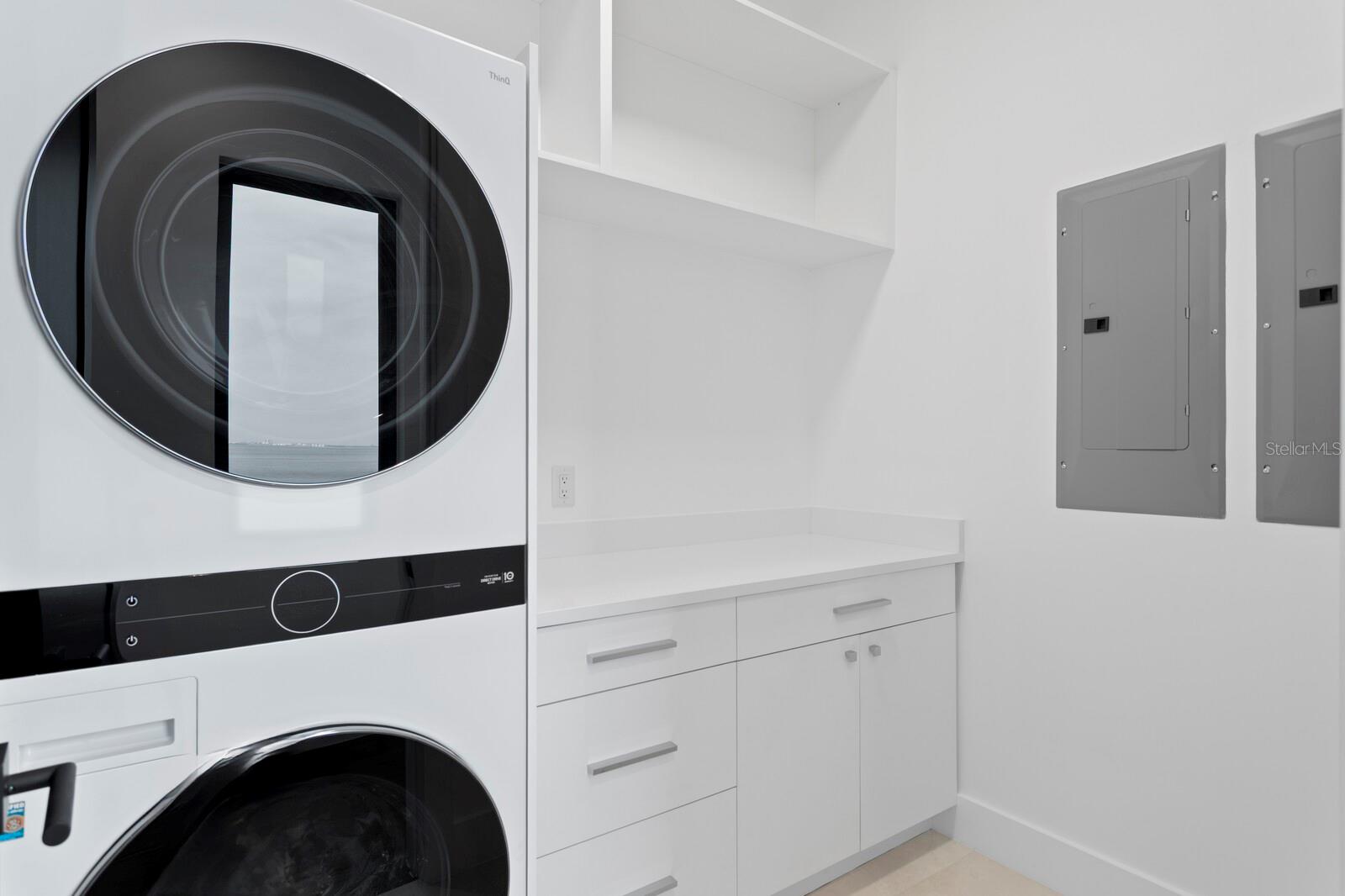 2087 MICHIGAN AVE NE