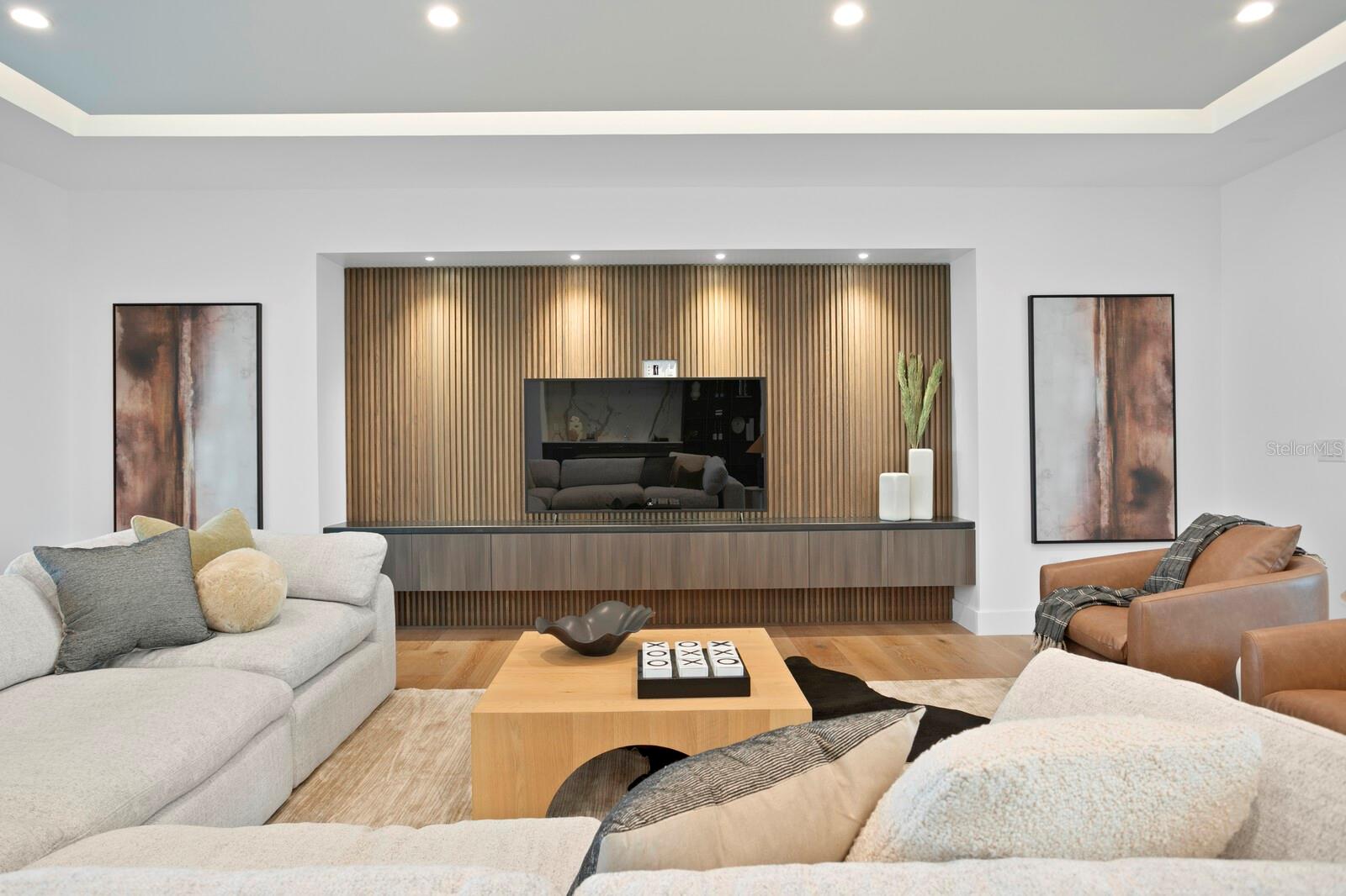 2087 MICHIGAN AVE NE