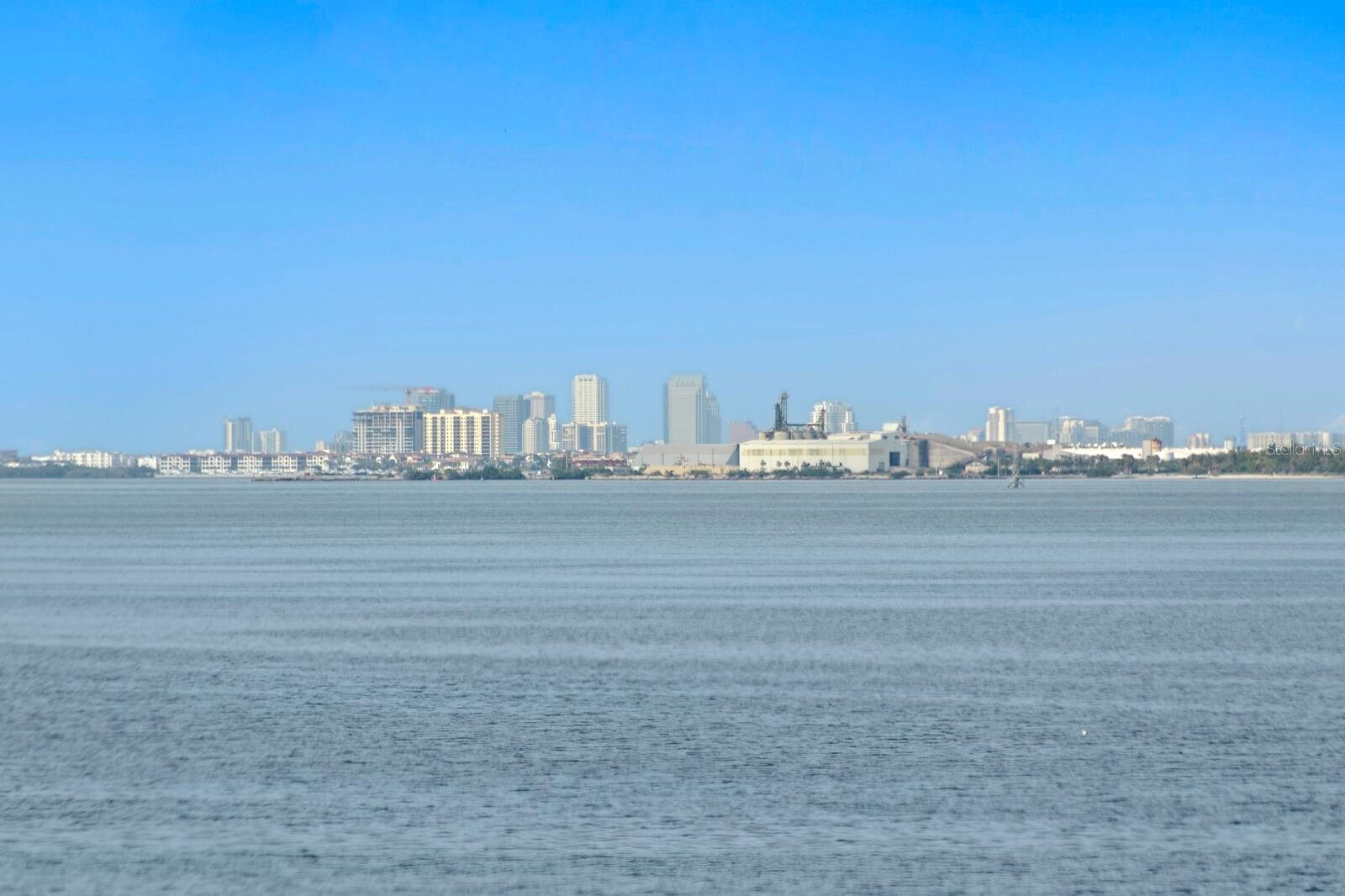 2087 MICHIGAN AVE NE