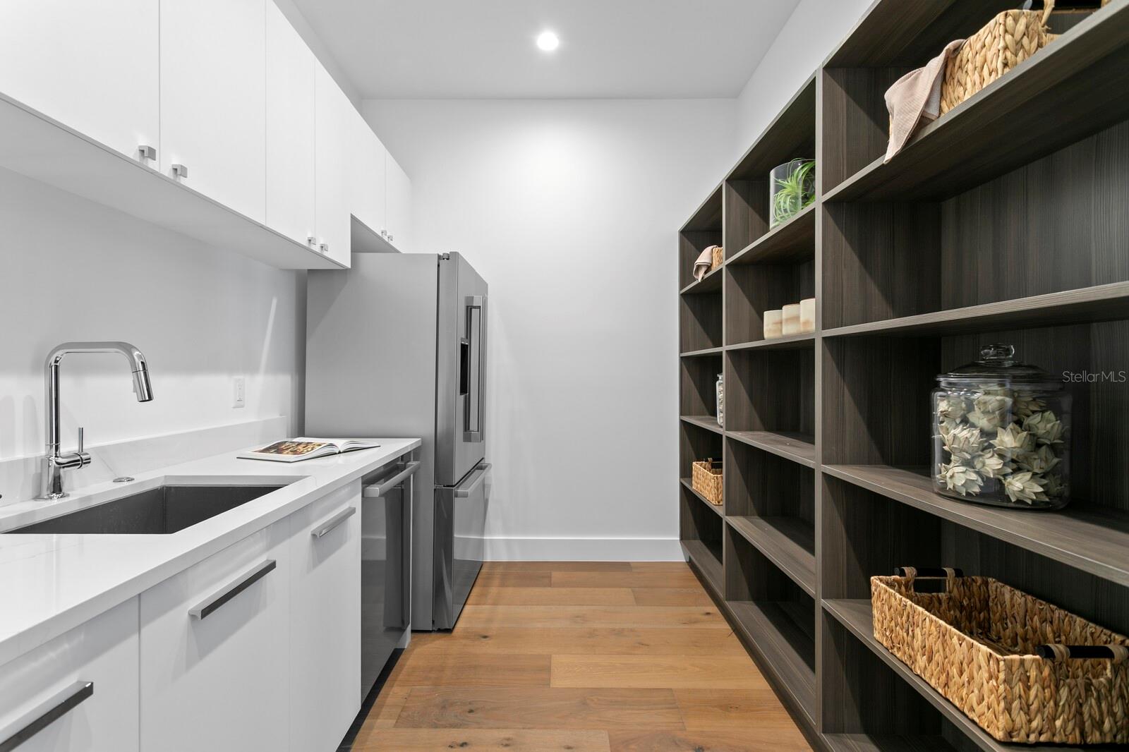 2087 MICHIGAN AVE NE