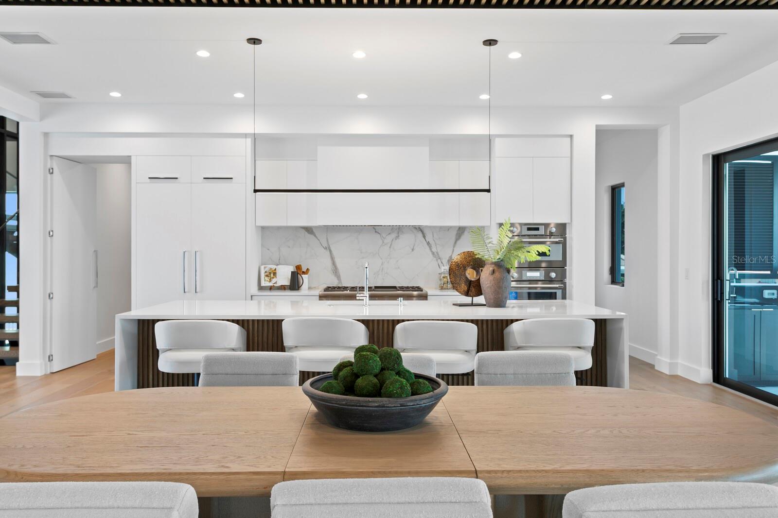 2087 MICHIGAN AVE NE