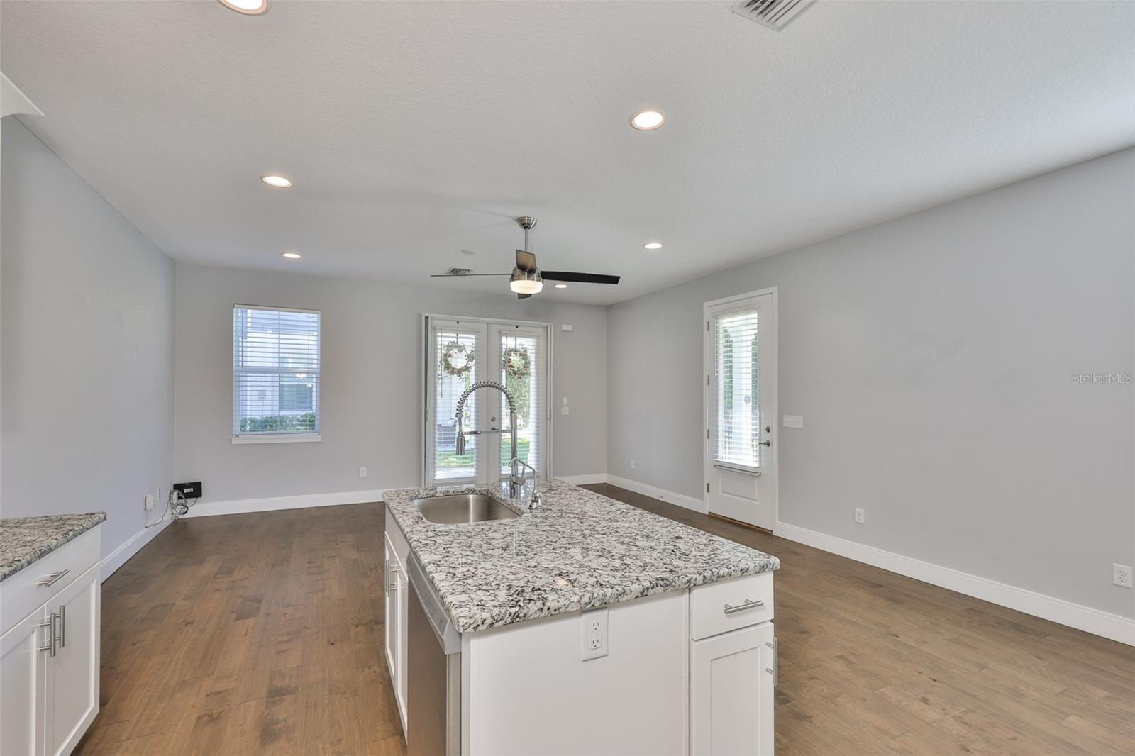 6619 S MANHATTAN AVE #1