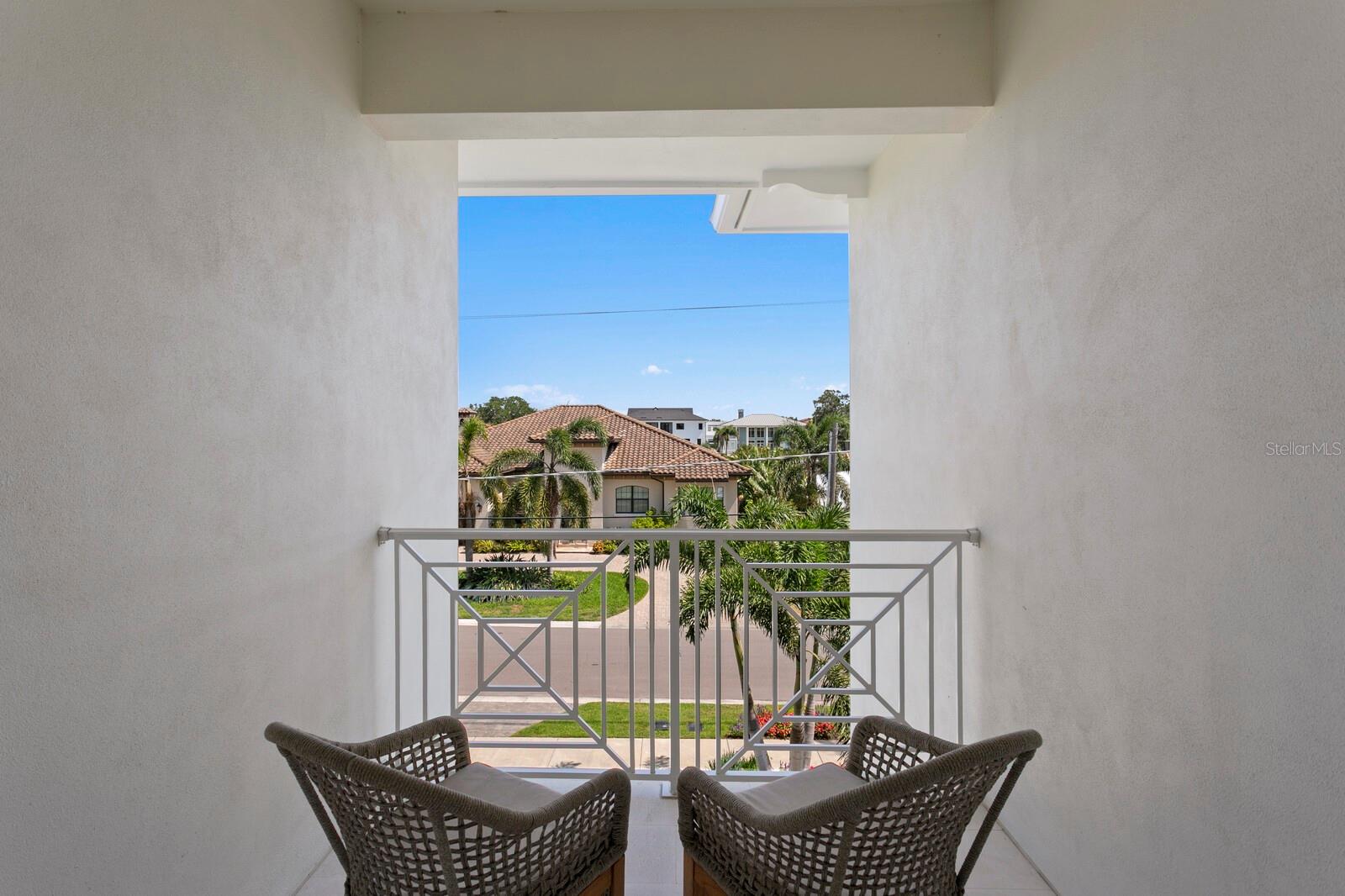 5110 W LONGFELLOW AVE