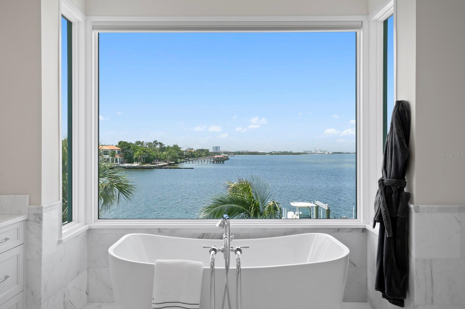 5110 W LONGFELLOW AVE