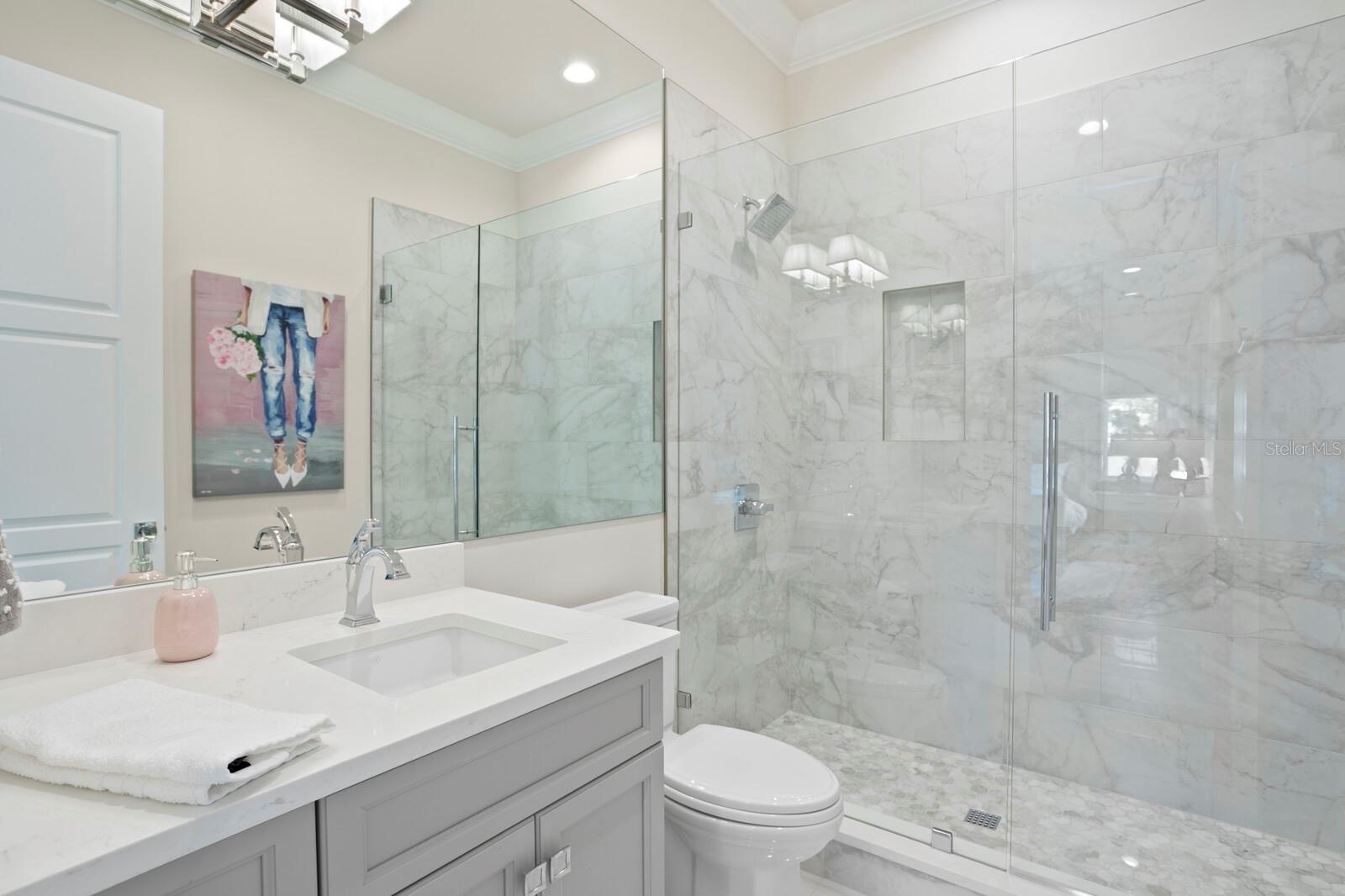 5110 W LONGFELLOW AVE