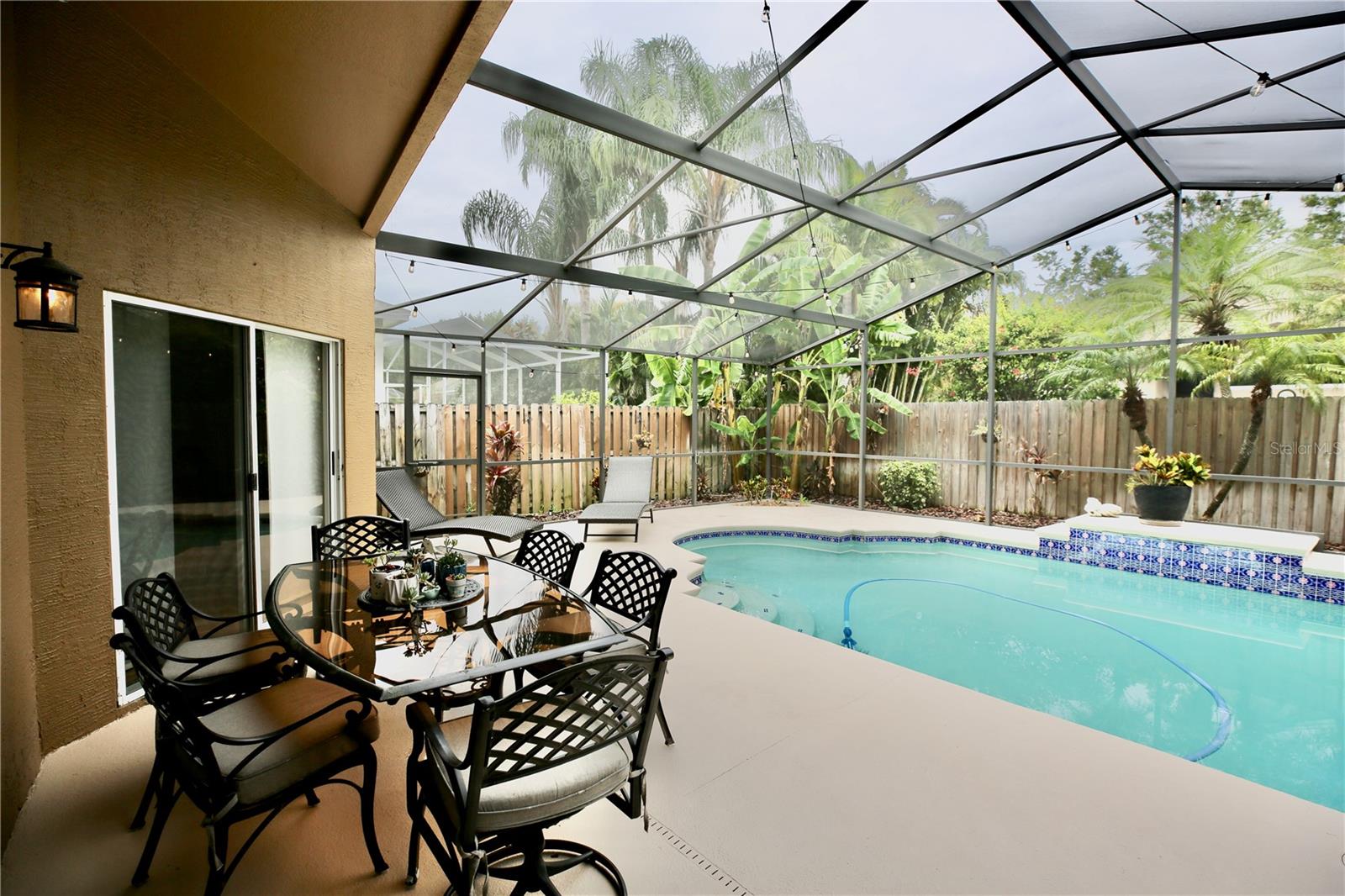 11821 EASTHAMPTON DR