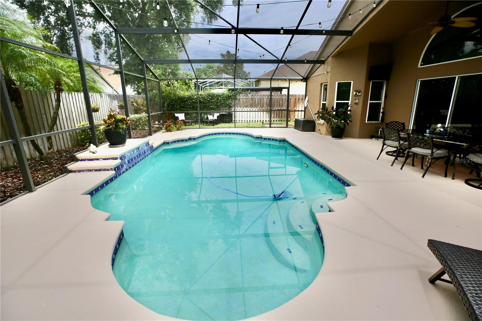 11821 EASTHAMPTON DR