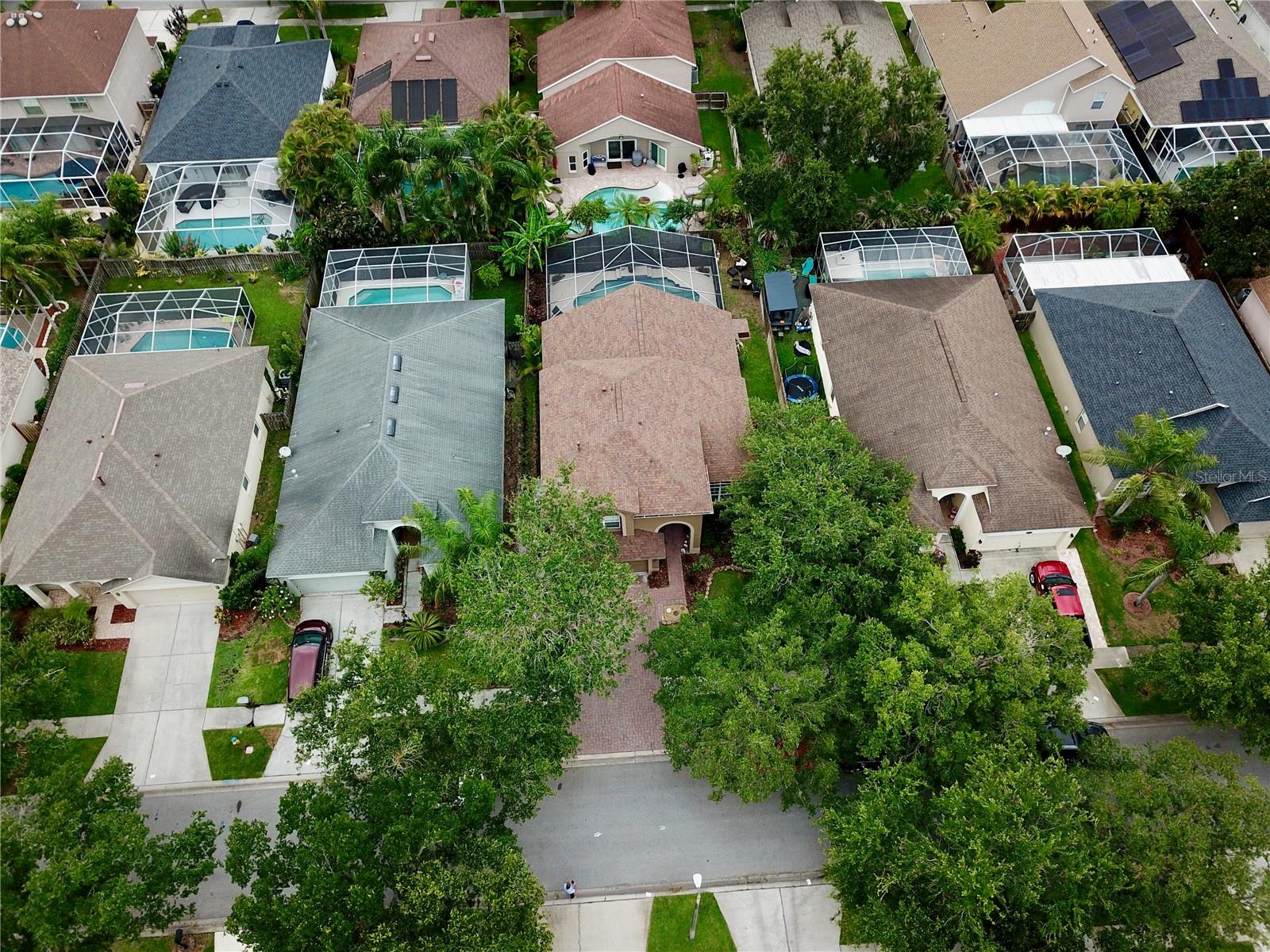 11821 EASTHAMPTON DR