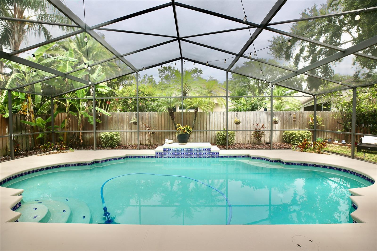 11821 EASTHAMPTON DR