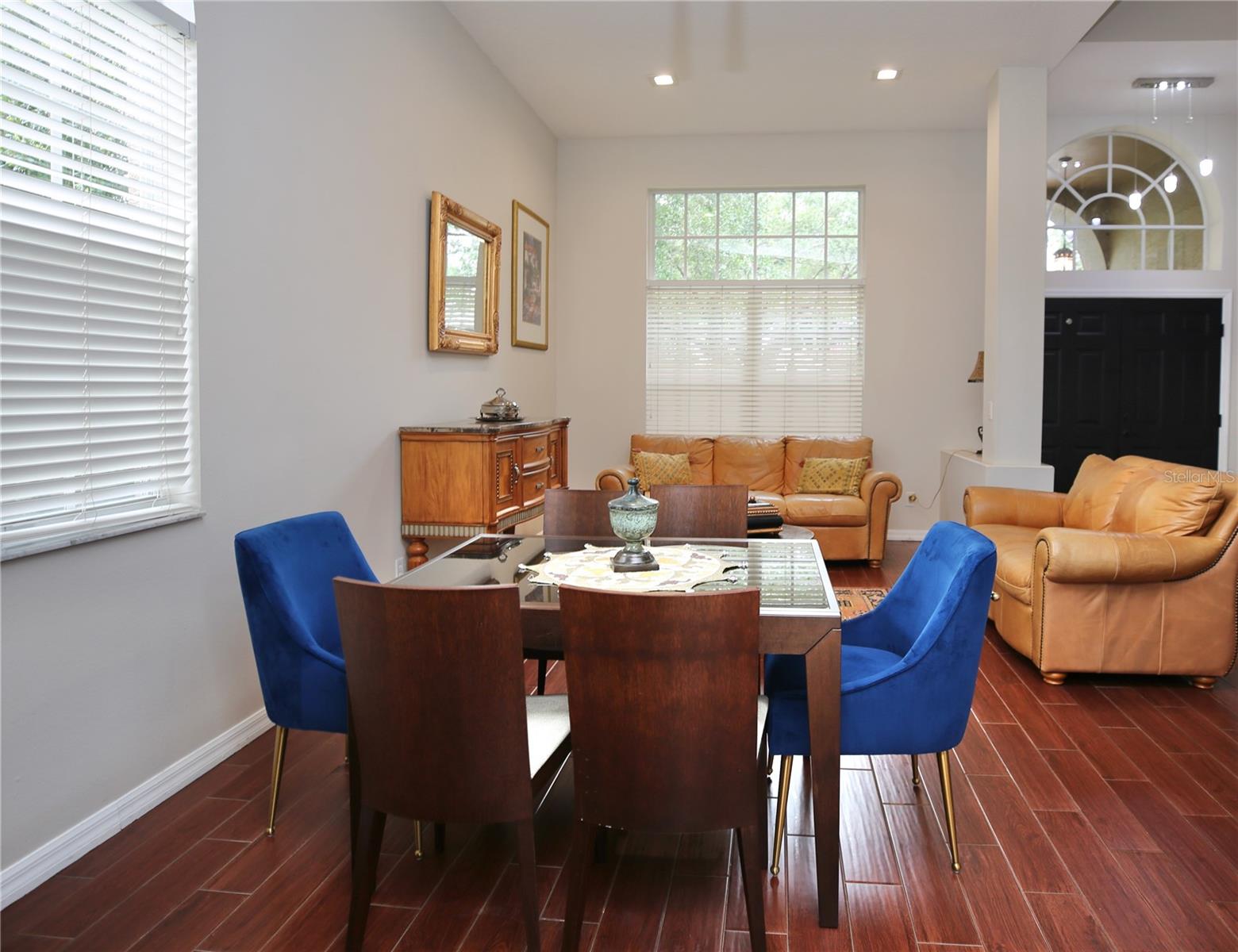 11821 EASTHAMPTON DR